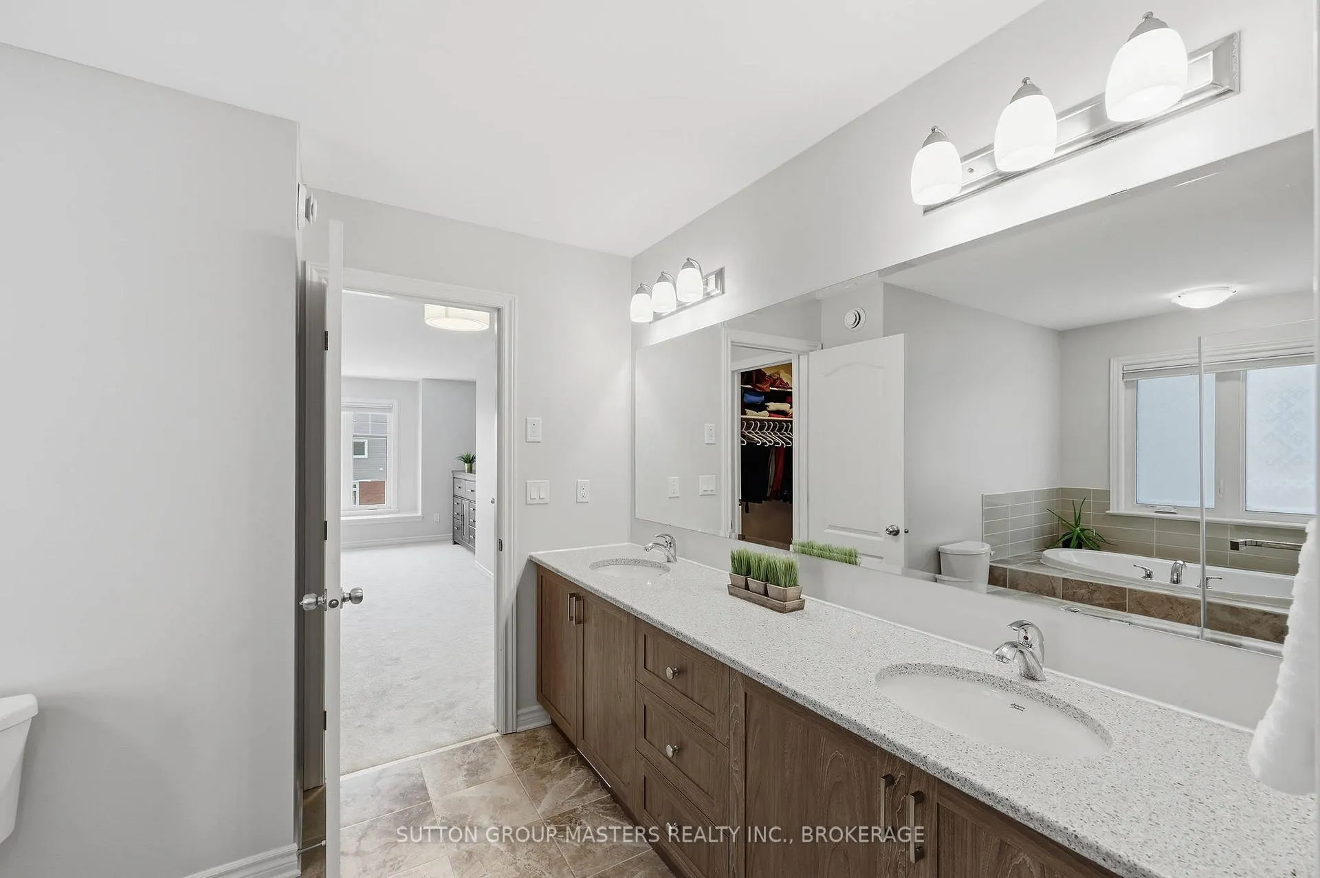 Photo 32 of 1187 Waterside Way, Kingston, Kingston East (Incl Barret Crt) — HOMEH