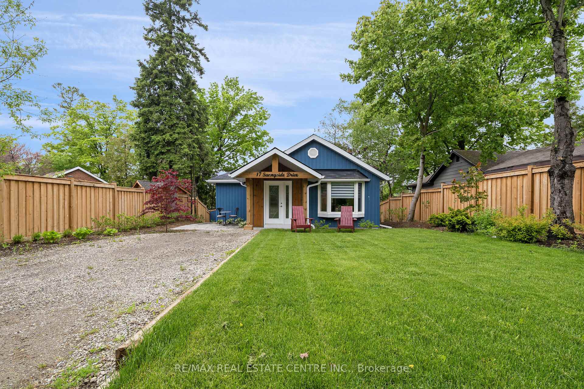 Photo 1 of 17 Sunnyside Drive N, Erin, Hillsburgh — HOMEH