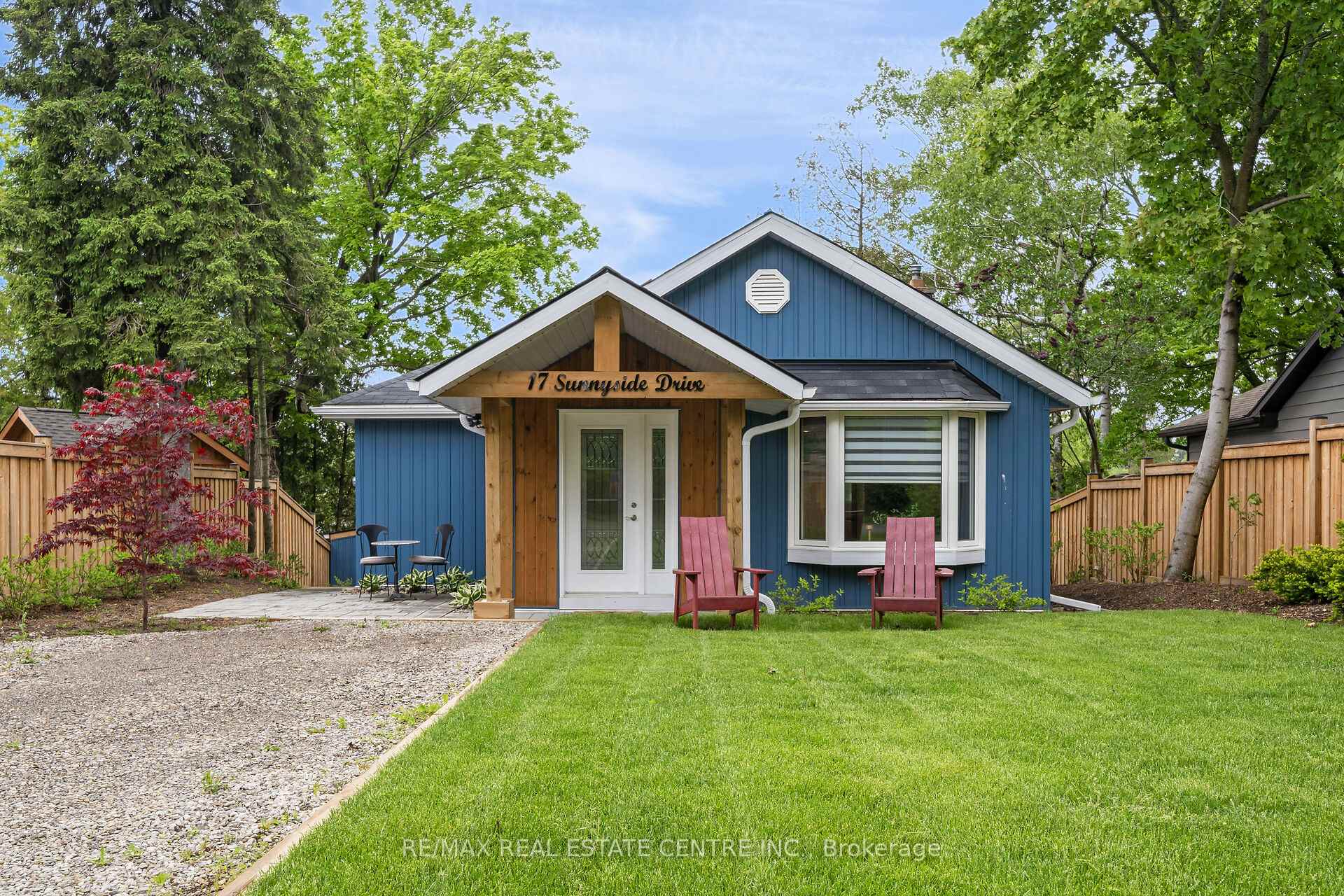 Photo 3 of 17 Sunnyside Drive N, Erin, Hillsburgh — HOMEH