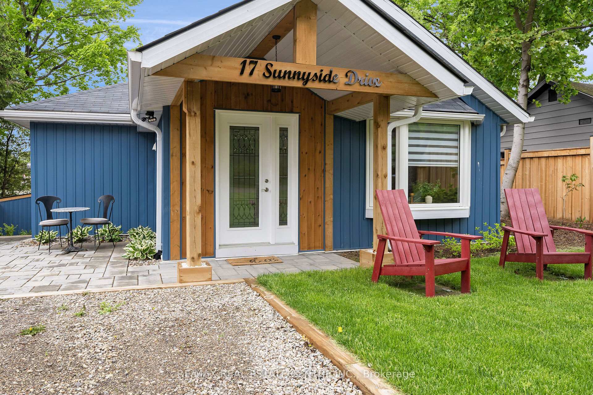 Photo 4 of 17 Sunnyside Drive N, Erin, Hillsburgh — HOMEH