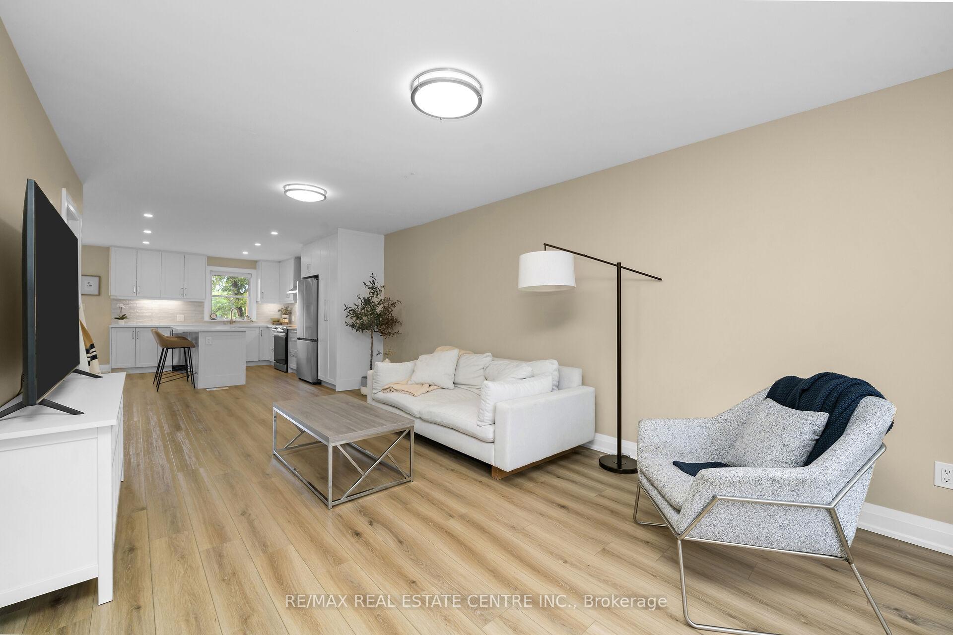 Photo 6 of 17 Sunnyside Drive N, Erin, Hillsburgh — HOMEH