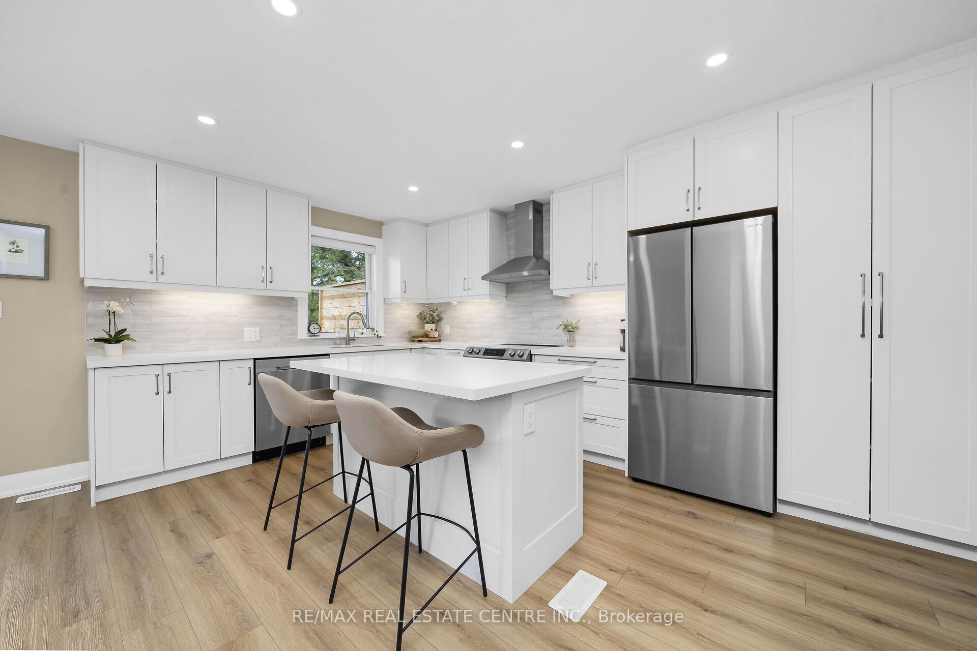 Photo 10 of 17 Sunnyside Drive N, Erin, Hillsburgh — HOMEH