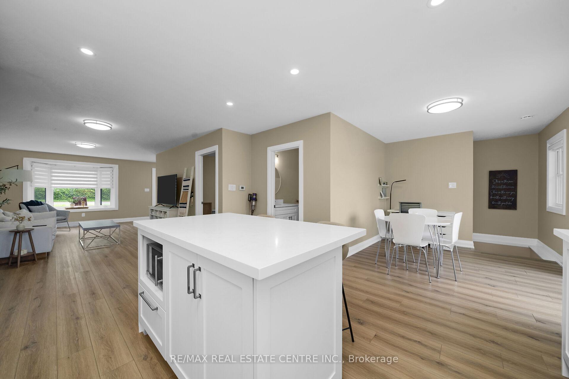 Photo 13 of 17 Sunnyside Drive N, Erin, Hillsburgh — HOMEH
