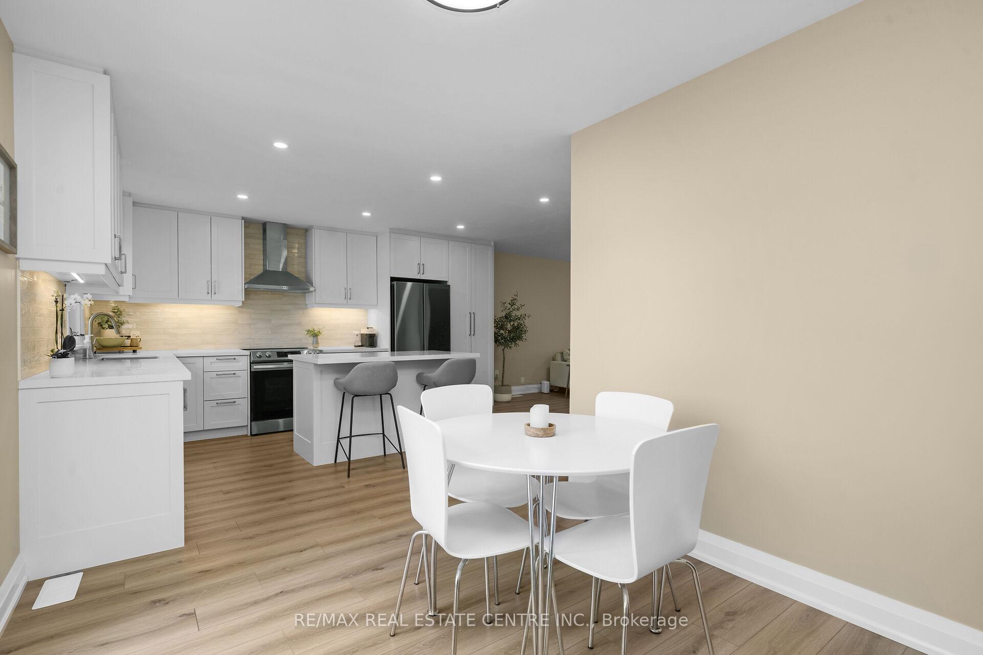 Photo 15 of 17 Sunnyside Drive N, Erin, Hillsburgh — HOMEH