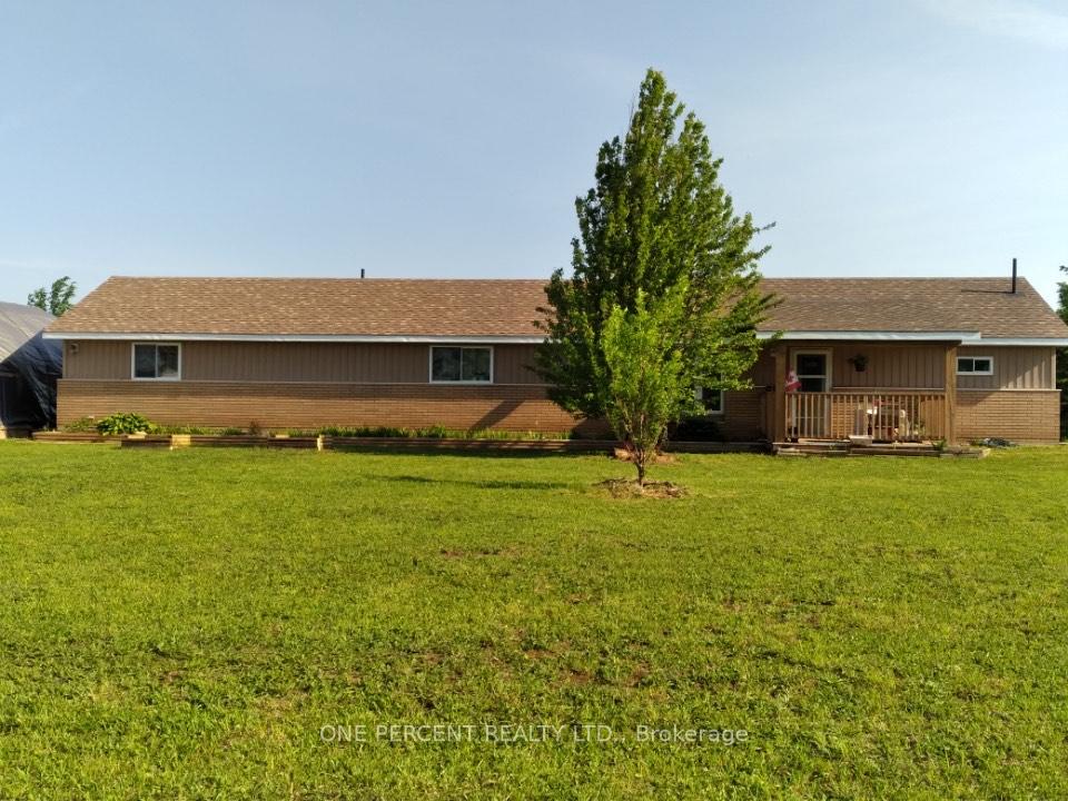 Front of 803551 Grey Road 40