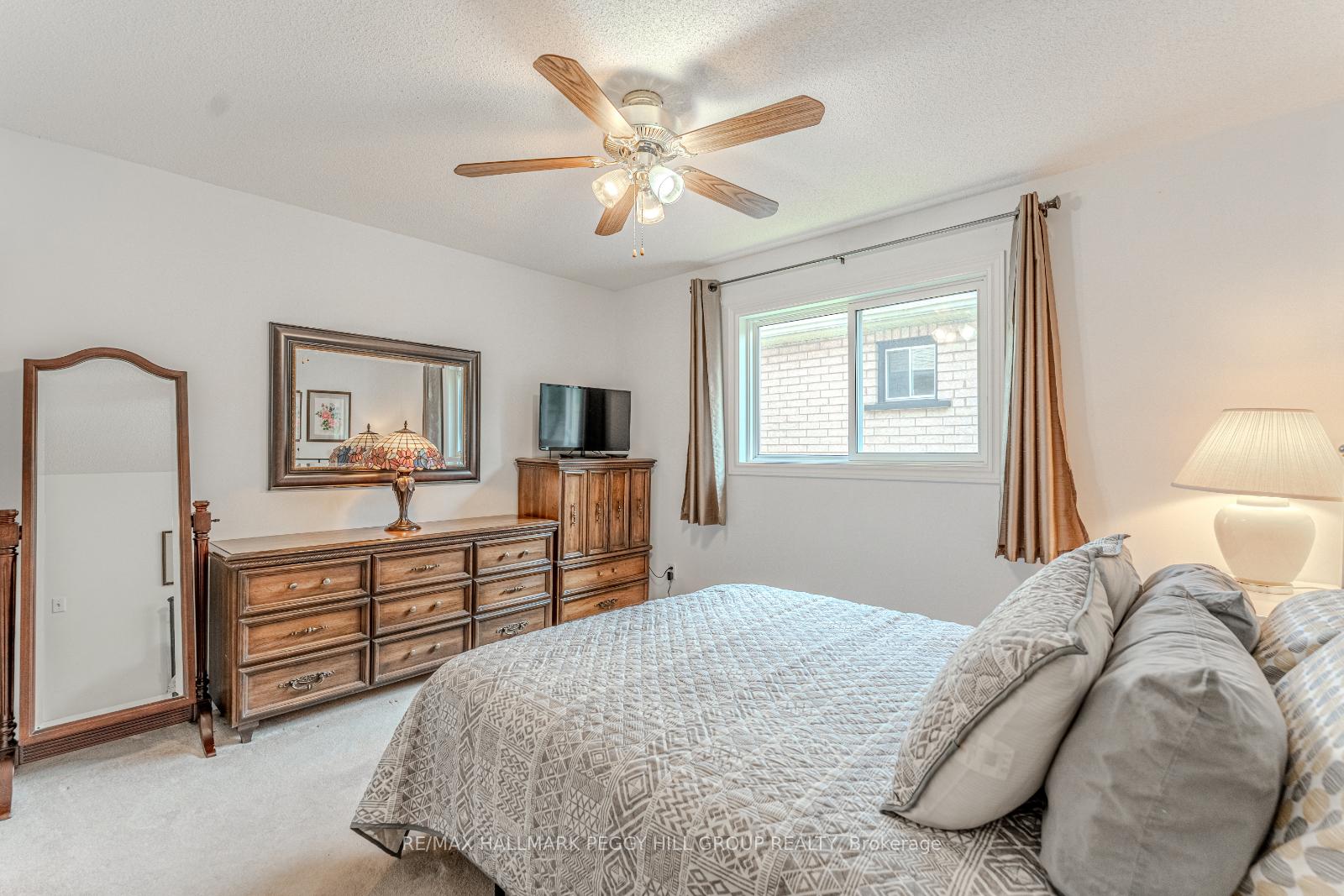 Photo 11 of 24 Nicholson Drive, Barrie, Ardagh — HOMEH