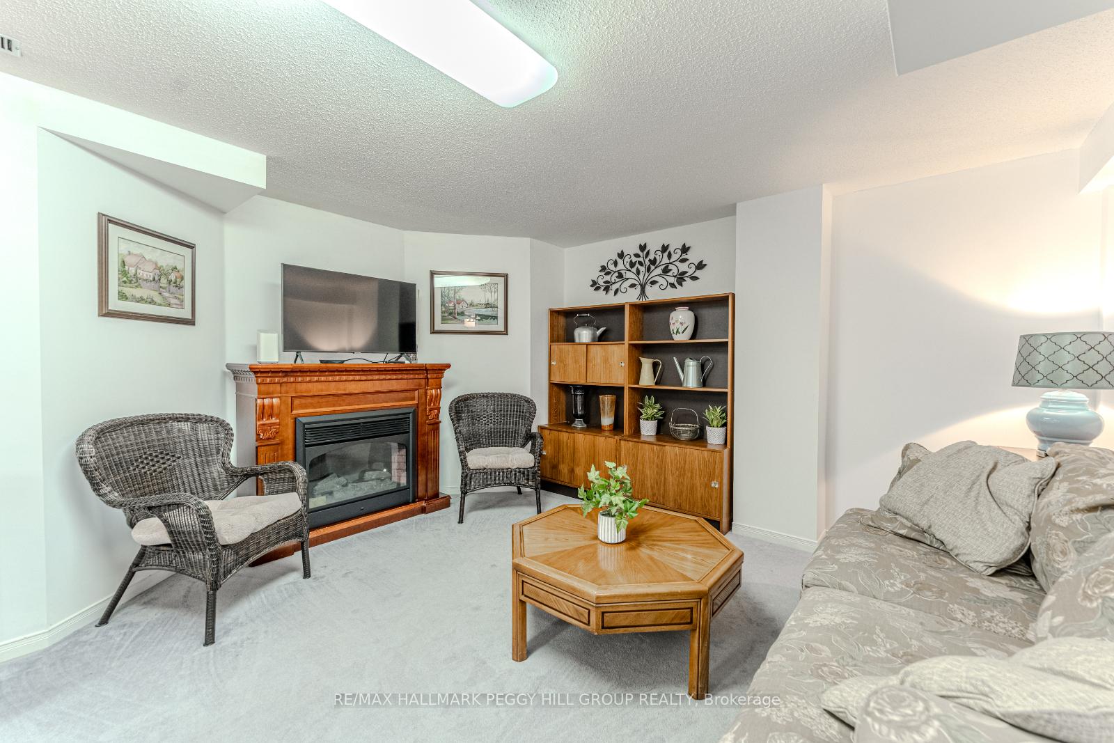 Photo 15 of 24 Nicholson Drive, Barrie, Ardagh — HOMEH