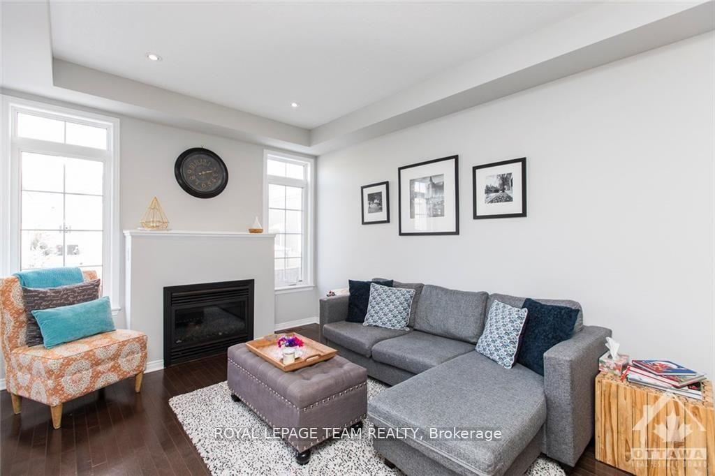 Photo 5 of 114 Laramie Crescent, Ottawa, Barrhaven - Stonebridge — HOMEH