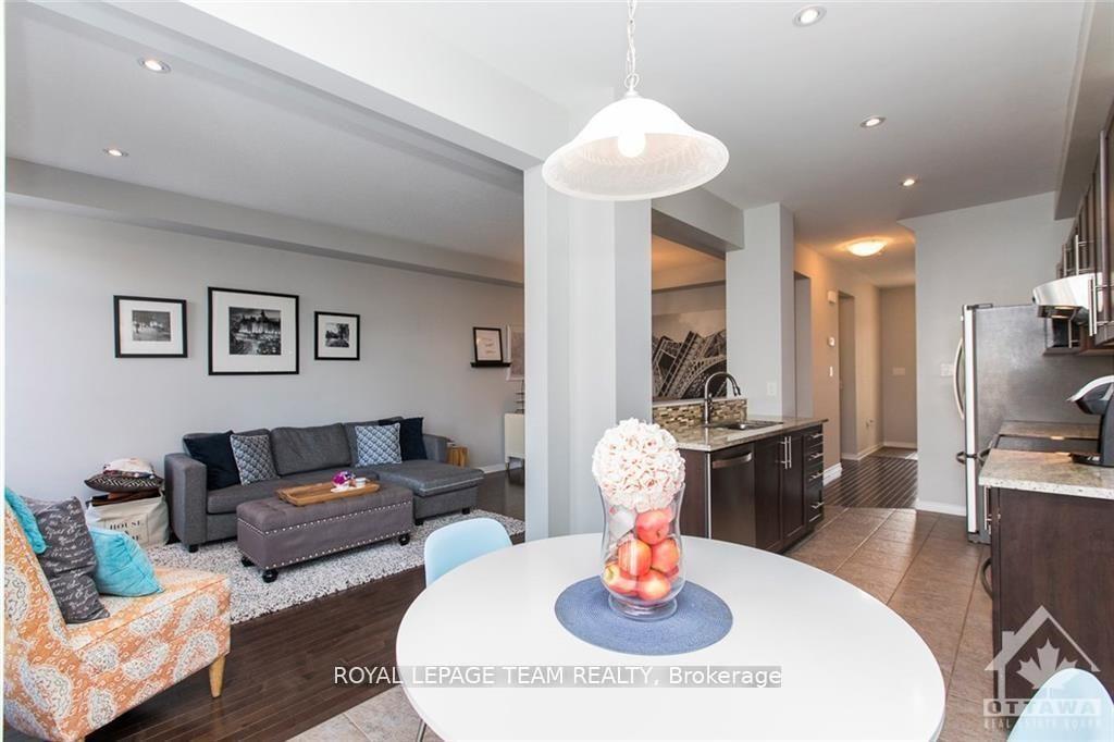 Photo 7 of 114 Laramie Crescent, Ottawa, Barrhaven - Stonebridge — HOMEH