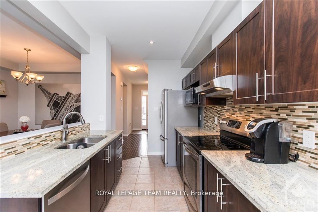 Photo 9 of 114 Laramie Crescent, Ottawa, Barrhaven - Stonebridge — HOMEH