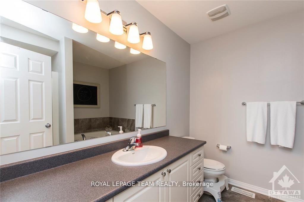 Photo 11 of 114 Laramie Crescent, Ottawa, Barrhaven - Stonebridge — HOMEH