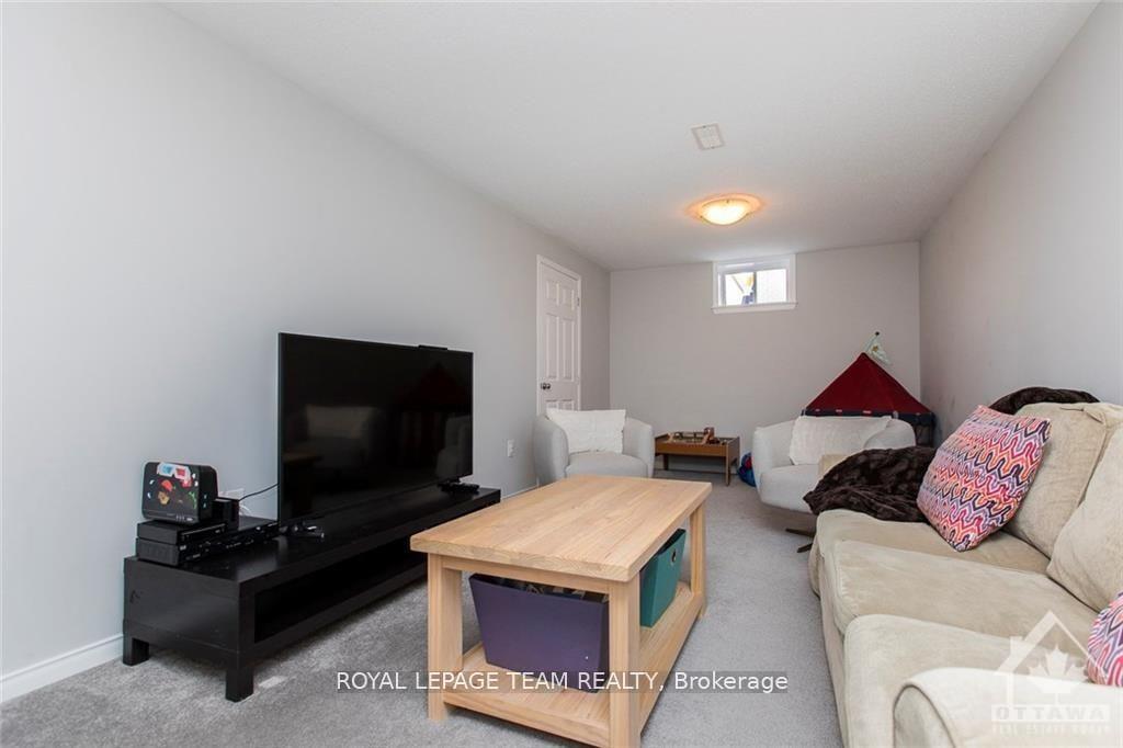 Photo 16 of 114 Laramie Crescent, Ottawa, Barrhaven - Stonebridge — HOMEH