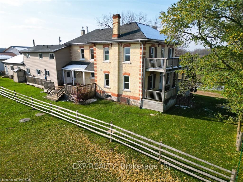 Photo 3 of 681456 Sideroad 6, Chatsworth — HOMEH