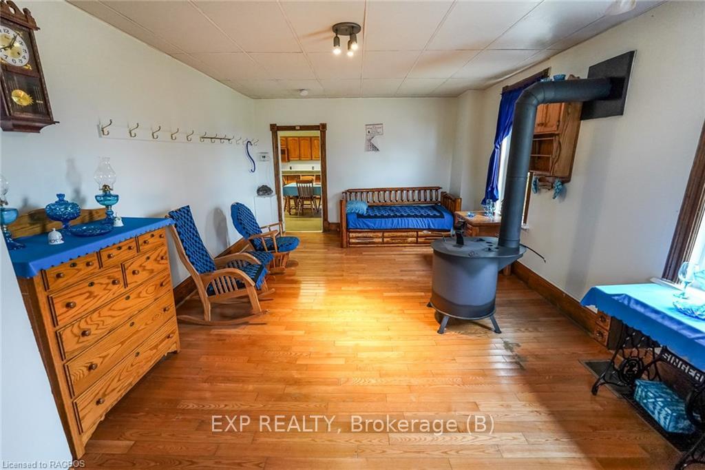 Photo 10 of 681456 Sideroad 6, Chatsworth — HOMEH