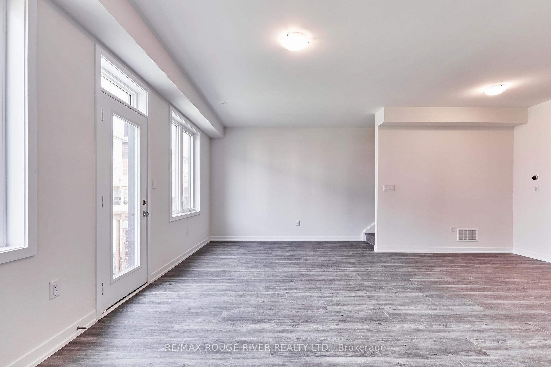 Photo 5 of 94 Ziibi Way, Clarington, Newcastle — HOMEH