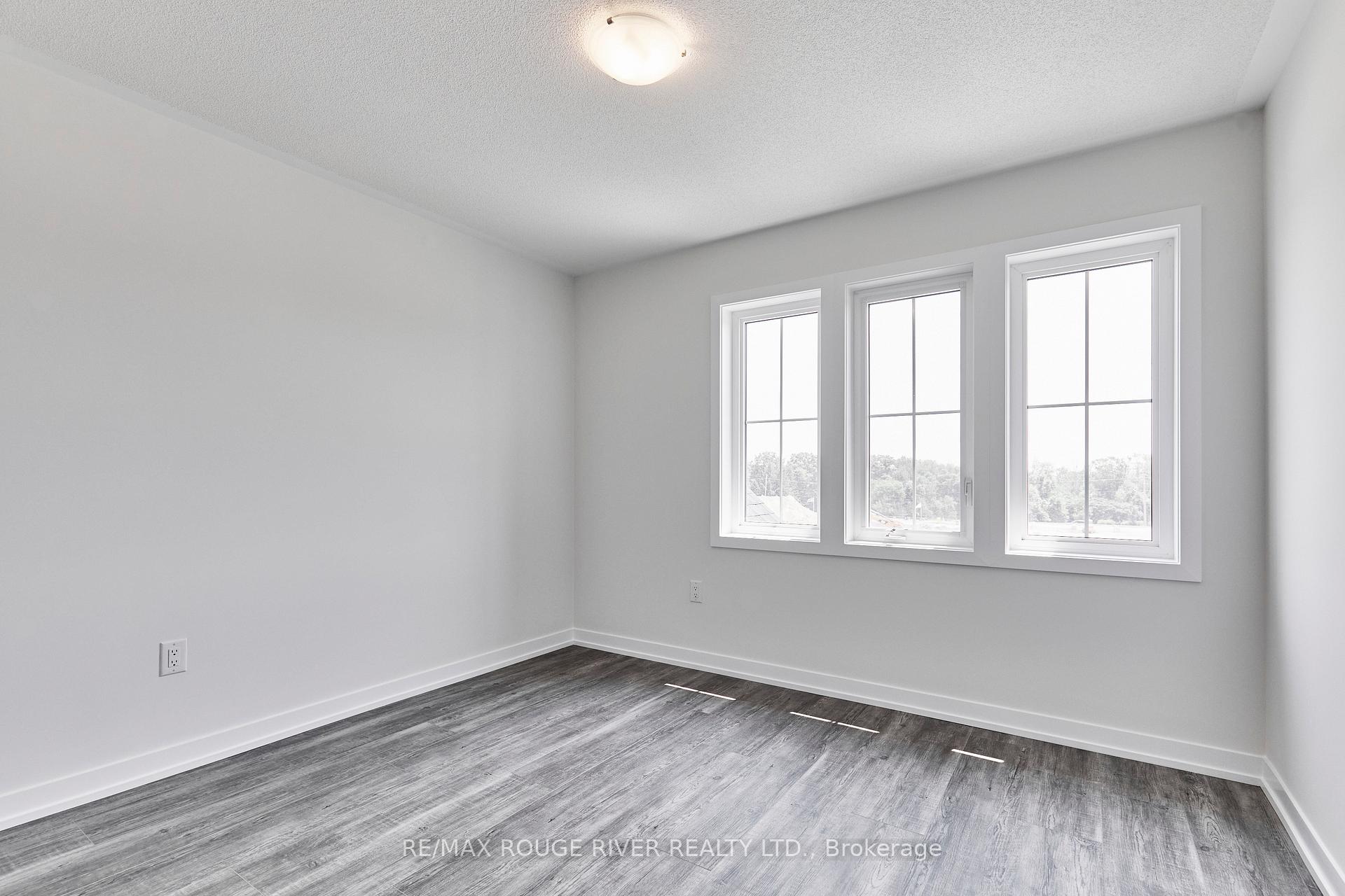 Photo 8 of 94 Ziibi Way, Clarington, Newcastle — HOMEH
