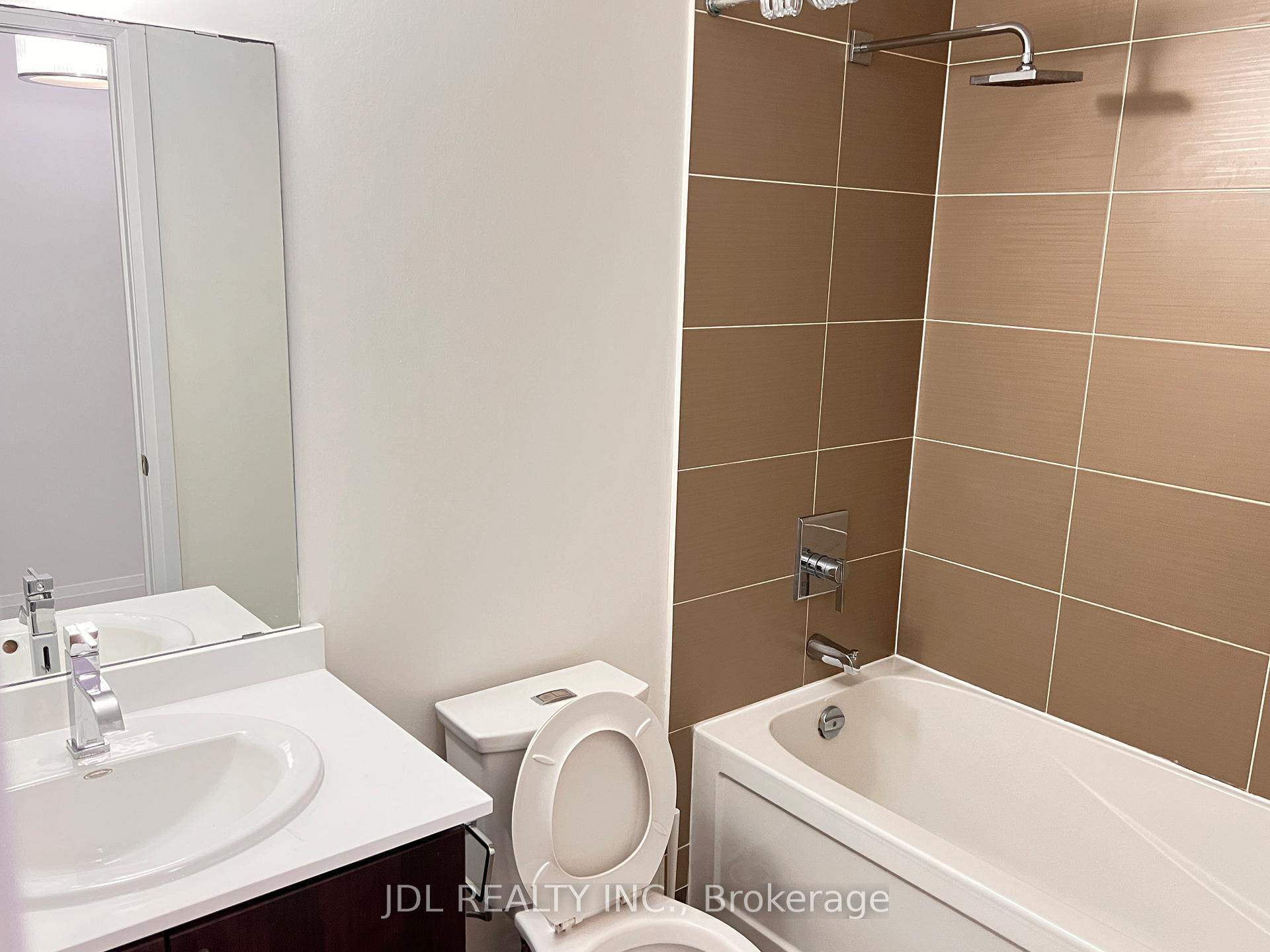 Photo 6 of Unit 1031, 7161 Yonge Street, Markham, Thornhill — HOMEH