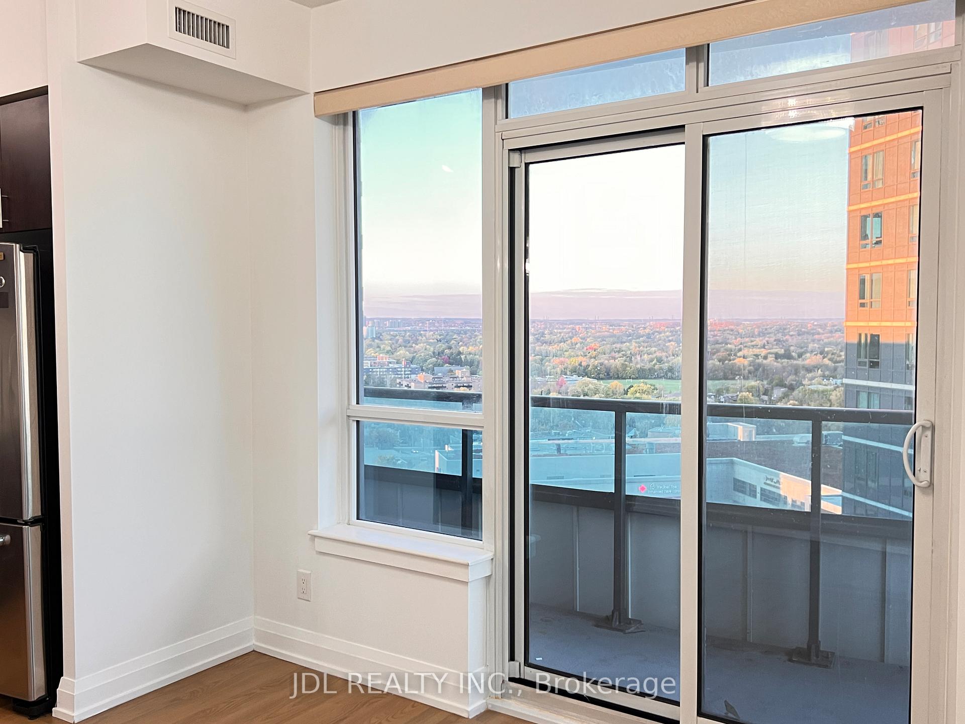 Photo 8 of Unit 1031, 7161 Yonge Street, Markham, Thornhill — HOMEH