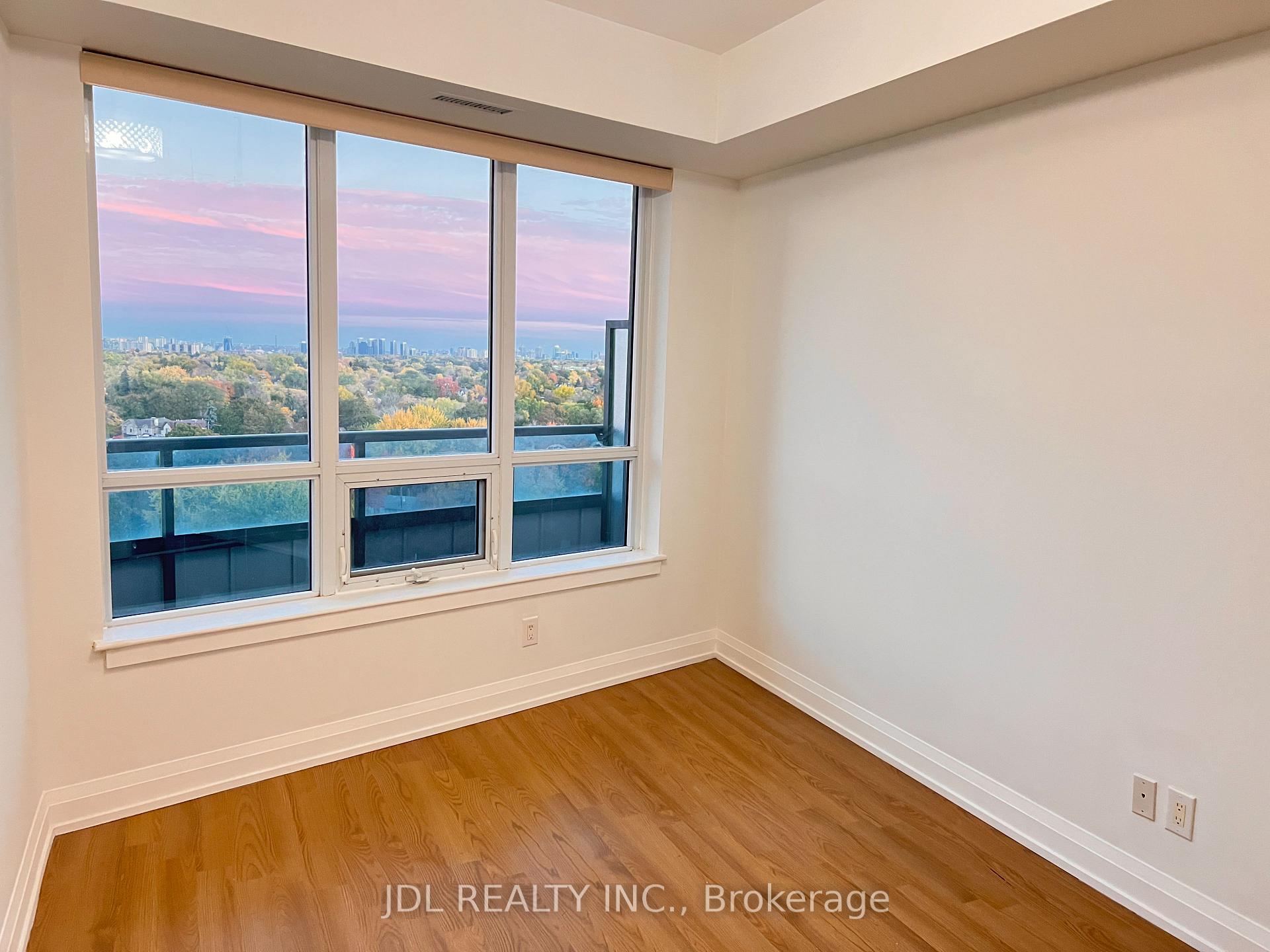 Photo 13 of Unit 1031, 7161 Yonge Street, Markham, Thornhill — HOMEH