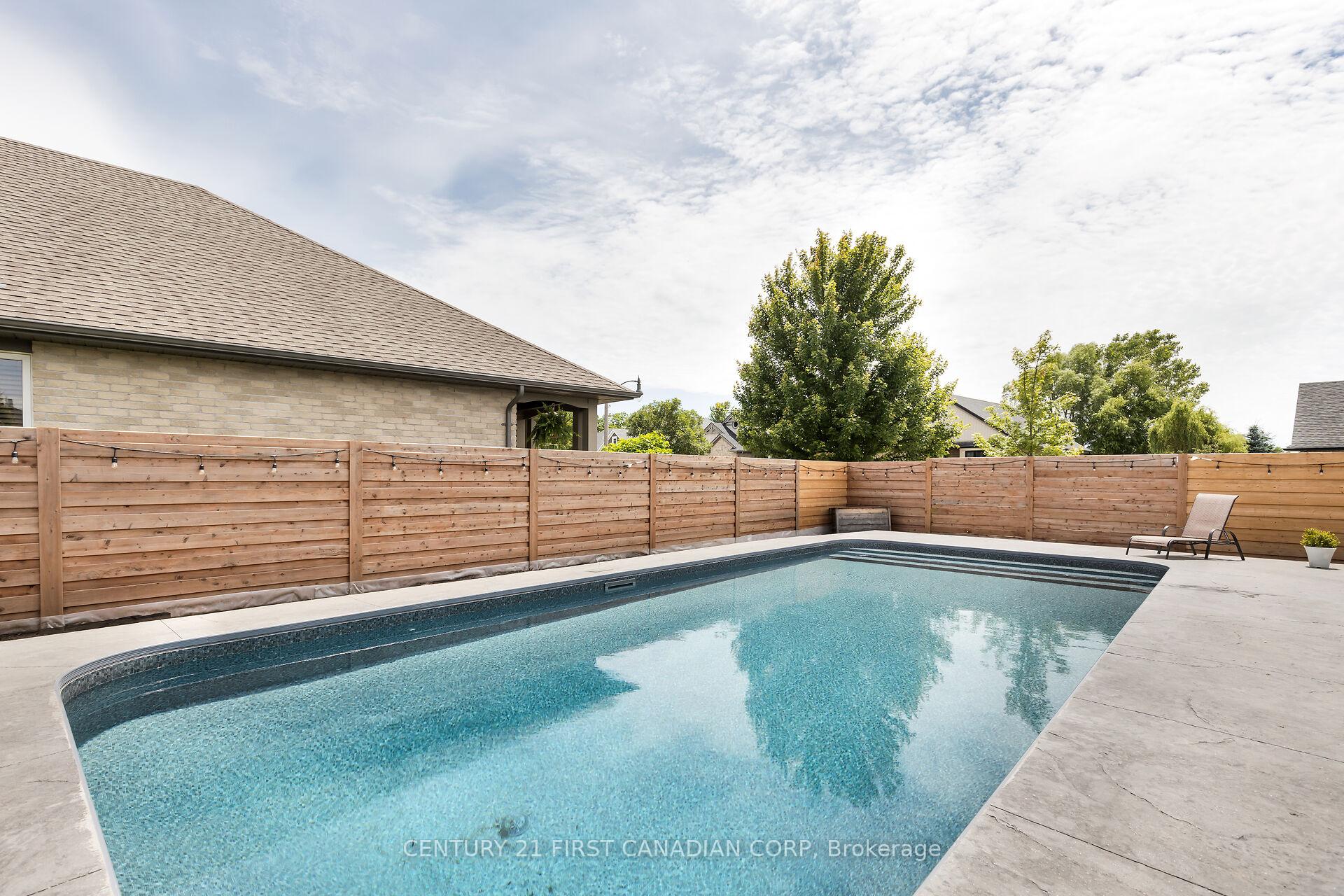 Photo 35 of 114 Old Field Lane, Central Elgin, Rural Central Elgin — HOMEH