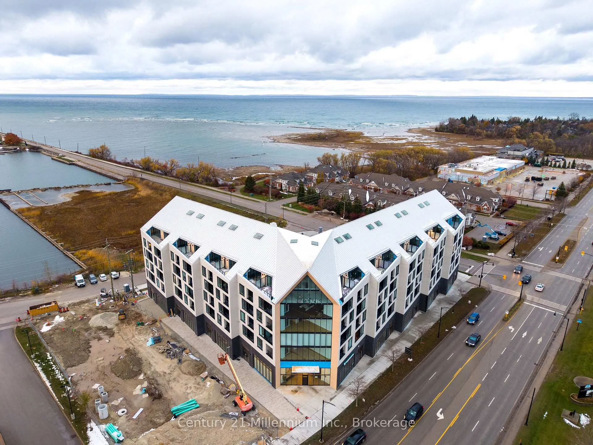 Photo 4 of Unit 416, 31 Huron Street, Collingwood — HOMEH