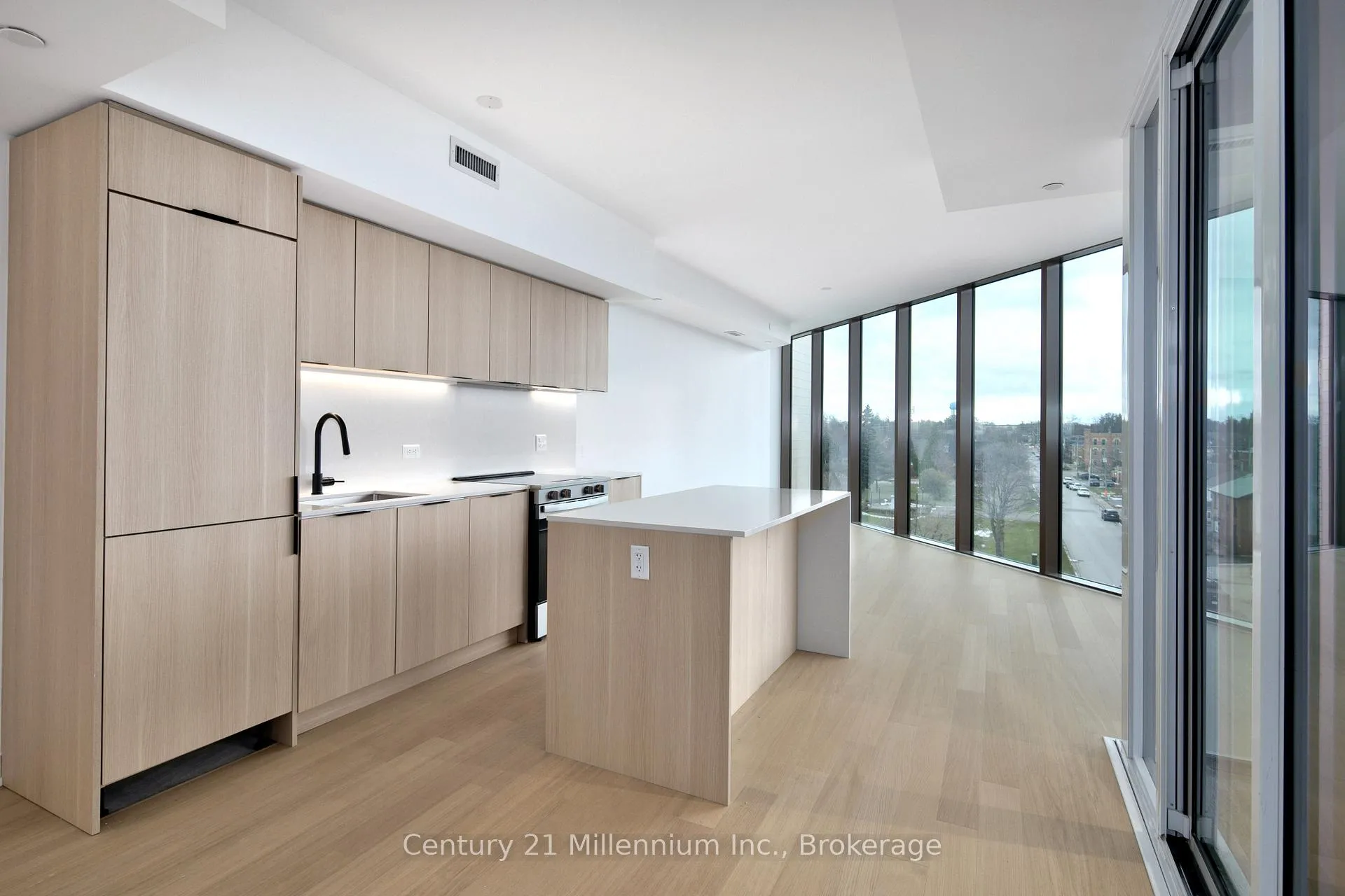 Photo 9 of Unit 416, 31 Huron Street, Collingwood — HOMEH
