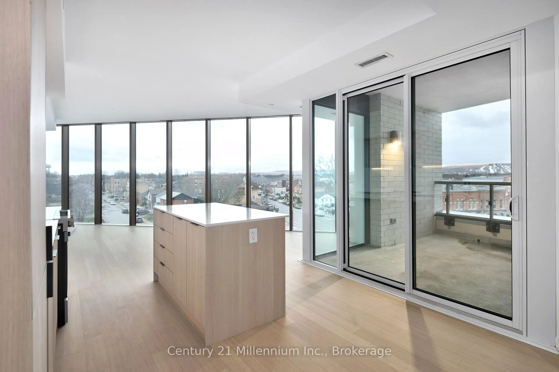 Photo 10 of Unit 416, 31 Huron Street, Collingwood — HOMEH
