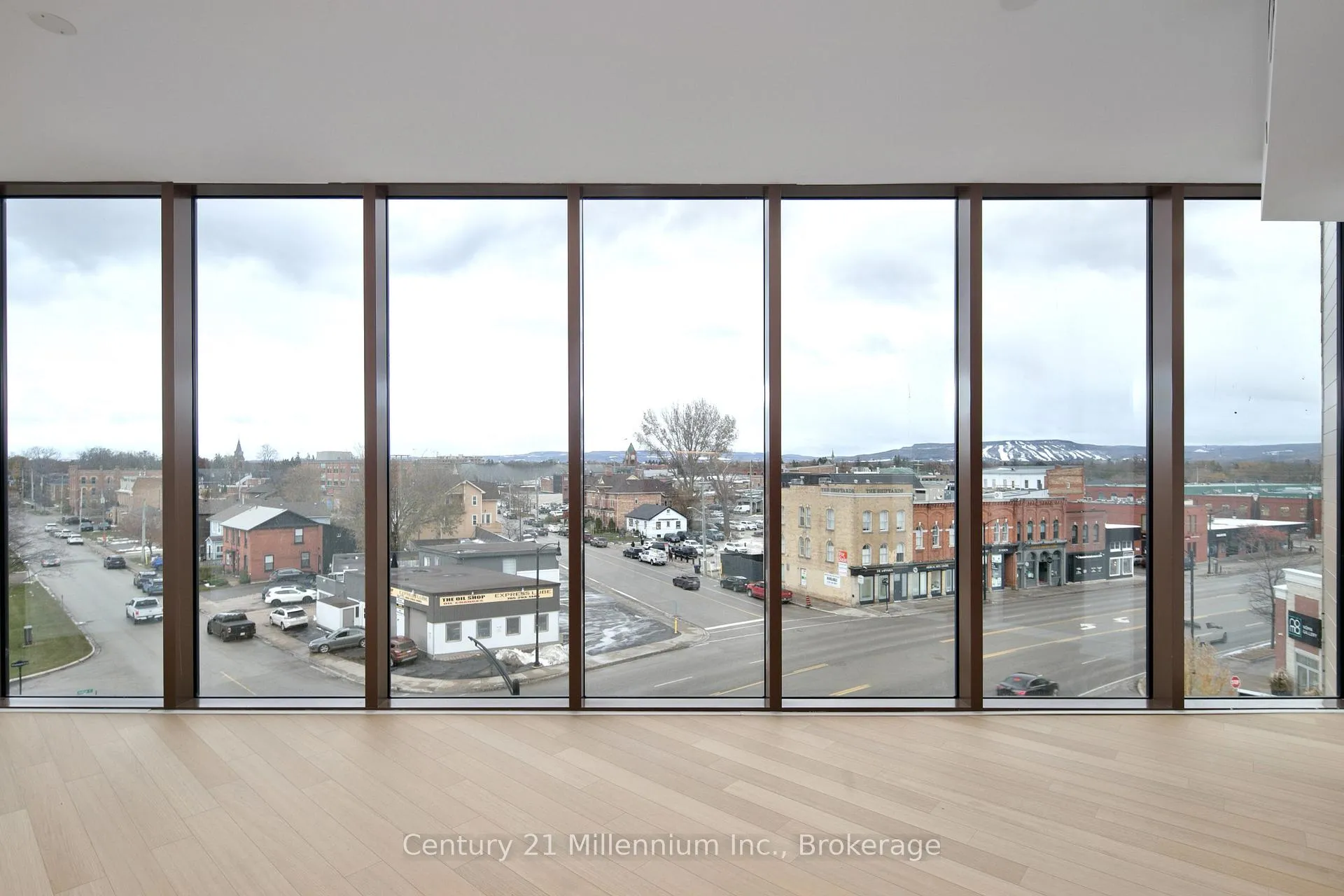 Photo 11 of Unit 416, 31 Huron Street, Collingwood — HOMEH