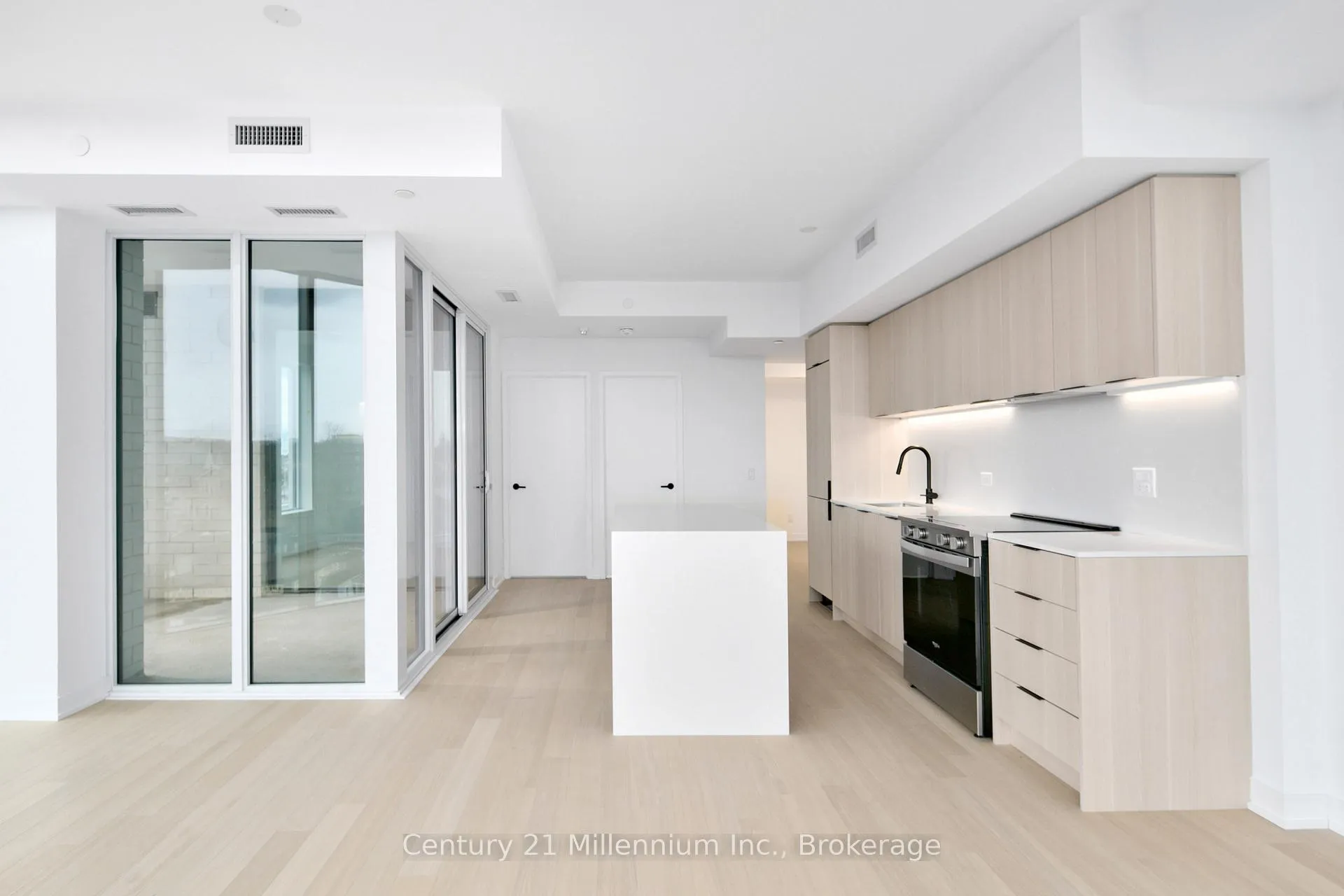 Photo 17 of Unit 416, 31 Huron Street, Collingwood — HOMEH