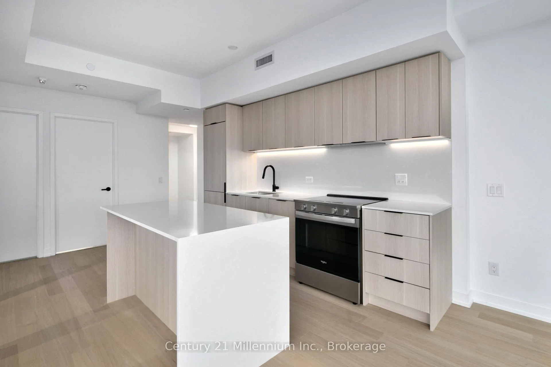 Photo 18 of Unit 416, 31 Huron Street, Collingwood — HOMEH