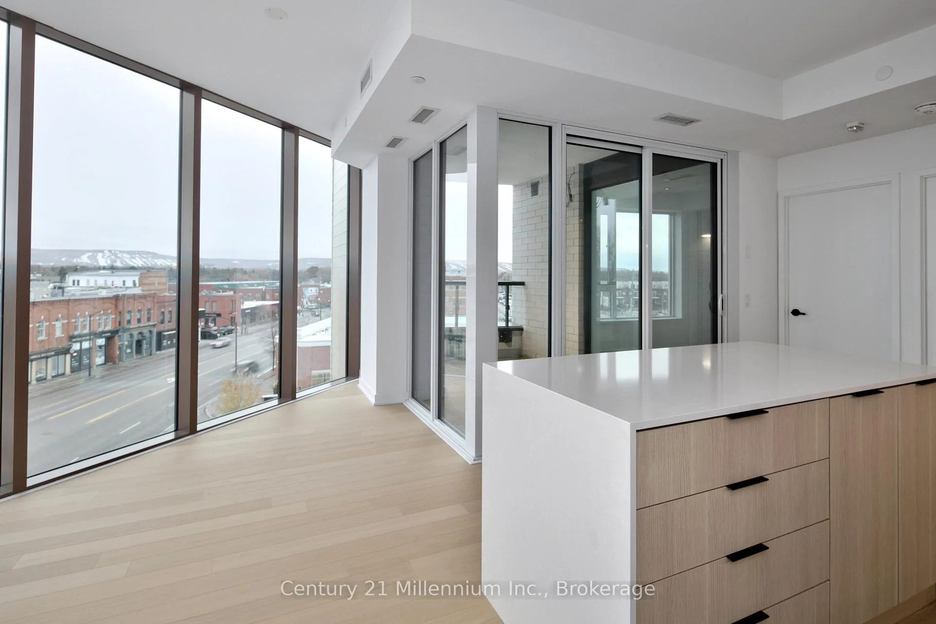 Photo 20 of Unit 416, 31 Huron Street, Collingwood — HOMEH
