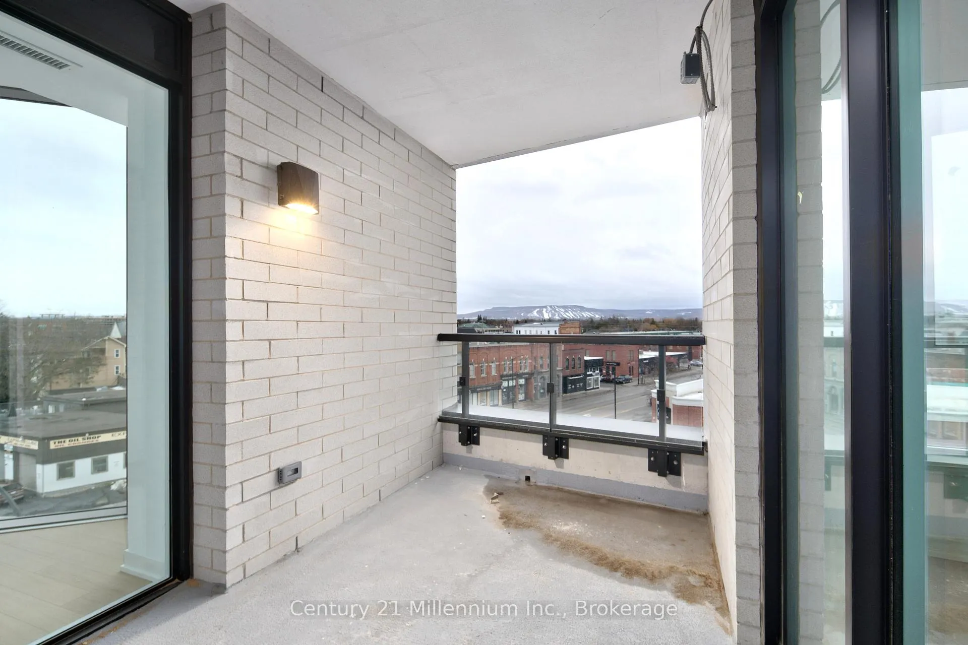 Photo 22 of Unit 416, 31 Huron Street, Collingwood — HOMEH