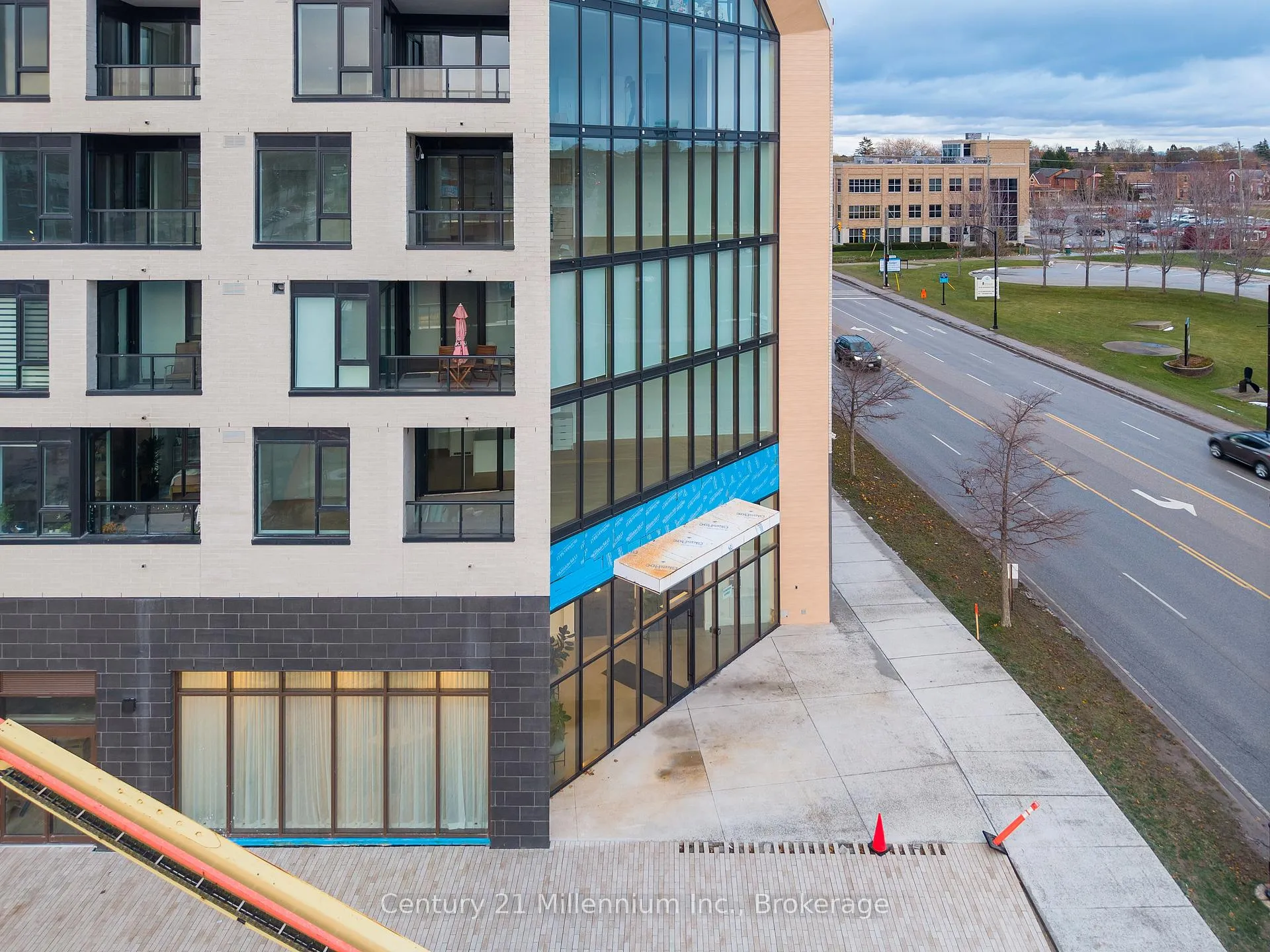 Photo 25 of Unit 416, 31 Huron Street, Collingwood — HOMEH