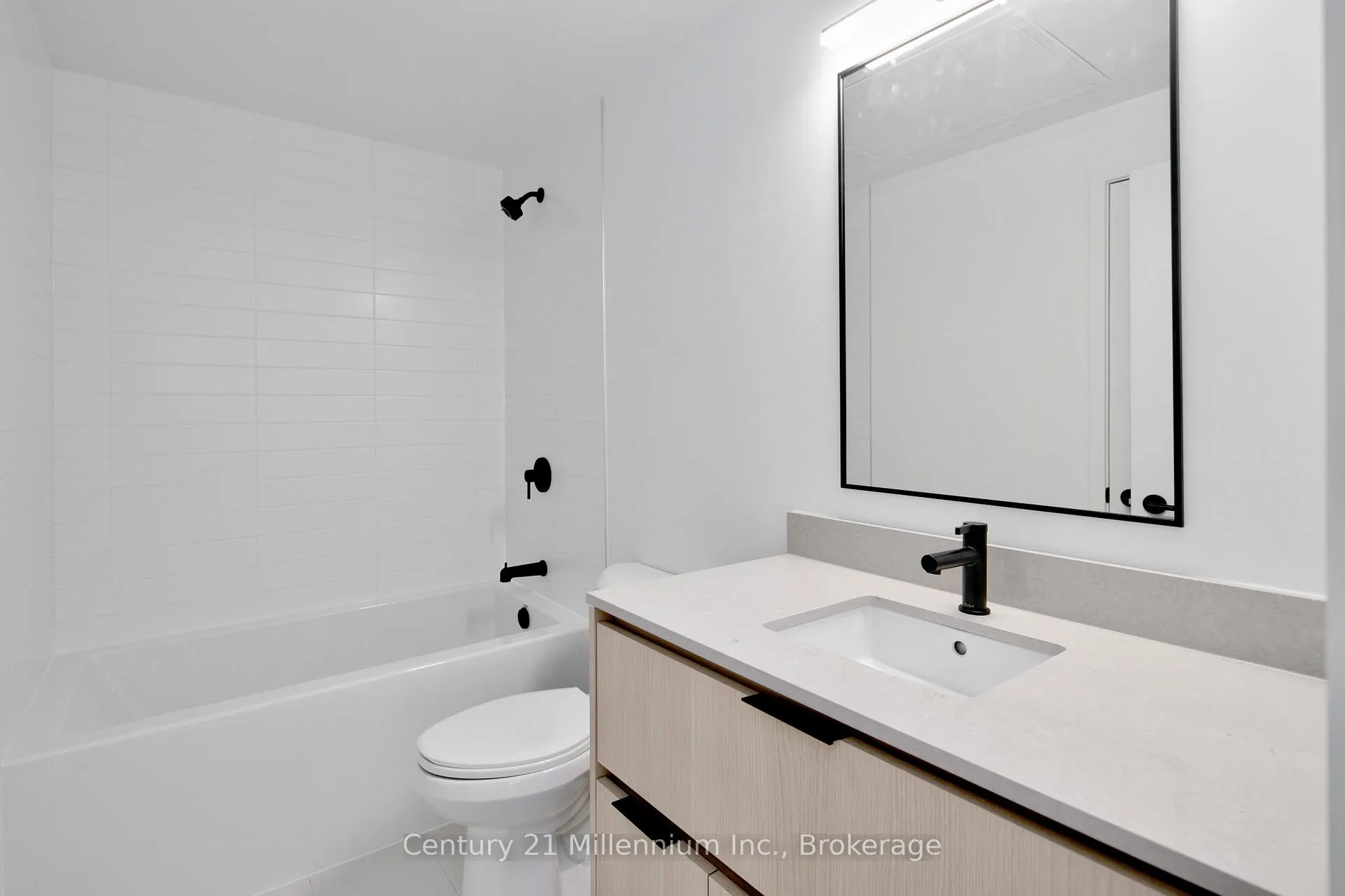 Photo 30 of Unit 416, 31 Huron Street, Collingwood — HOMEH