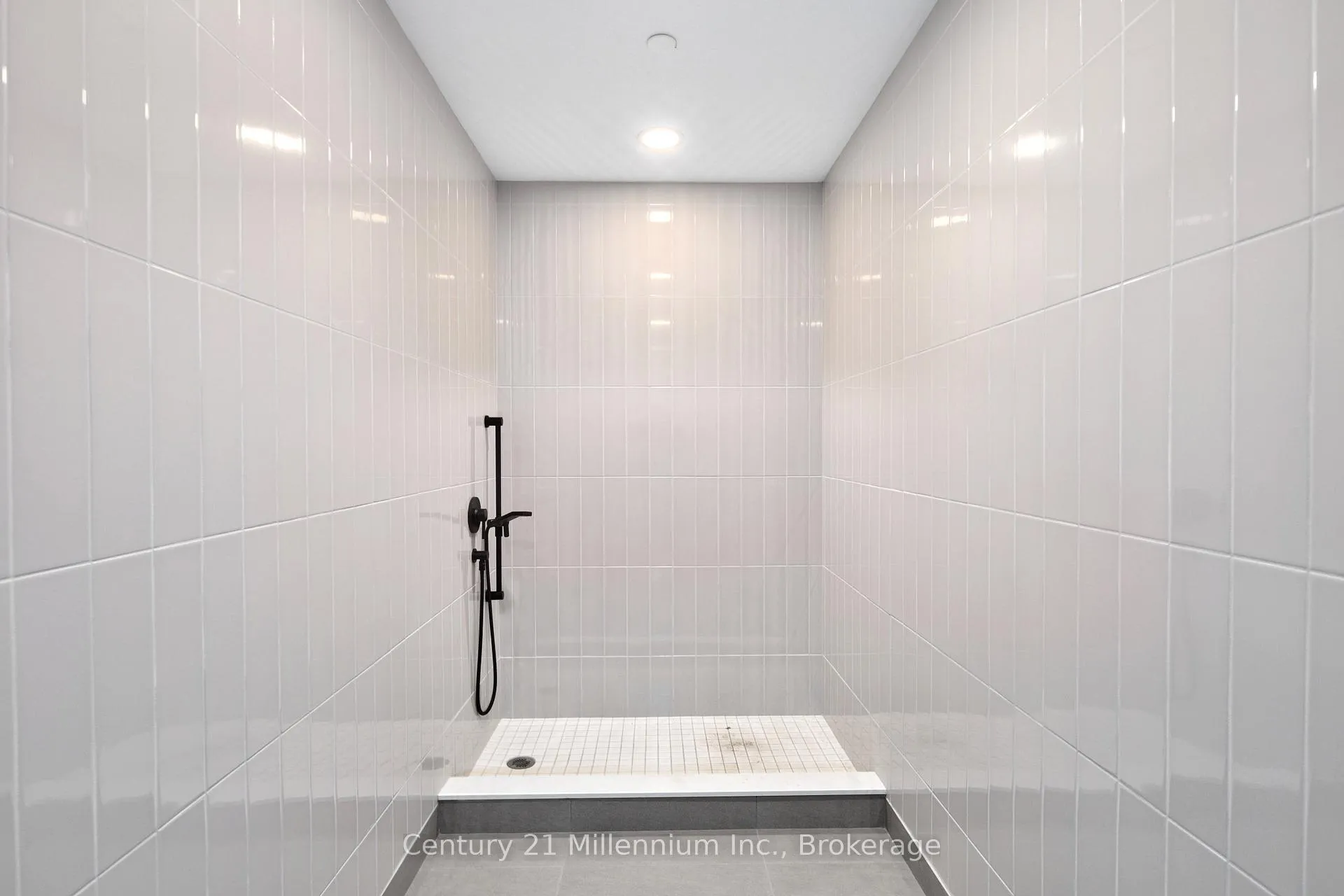 Photo 34 of Unit 416, 31 Huron Street, Collingwood — HOMEH