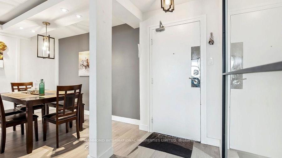 Photo 4 of Unit 804, 80 Inverlochy Boulevard, Markham, Royal Orchard — HOMEH