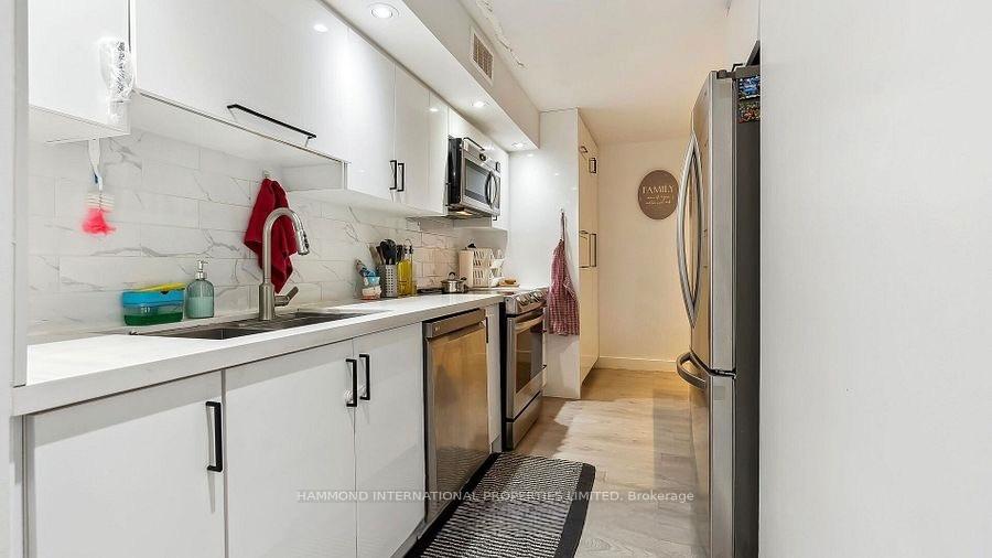 Photo 13 of Unit 804, 80 Inverlochy Boulevard, Markham, Royal Orchard — HOMEH