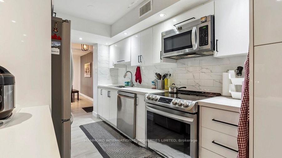 Photo 14 of Unit 804, 80 Inverlochy Boulevard, Markham, Royal Orchard — HOMEH
