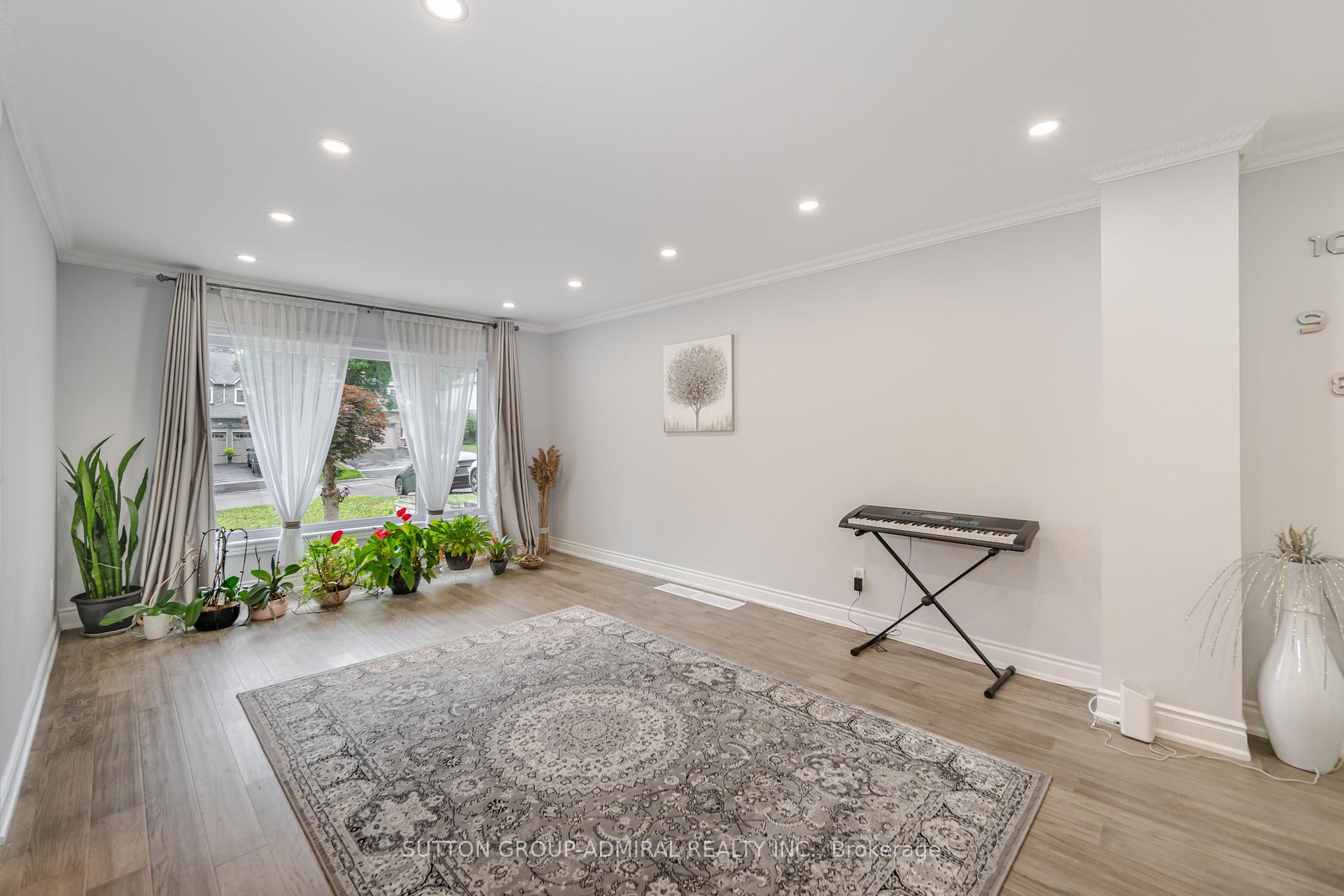 Photo 8 of 57 Haskell Crescent, Aurora, Aurora Highlands — HOMEH