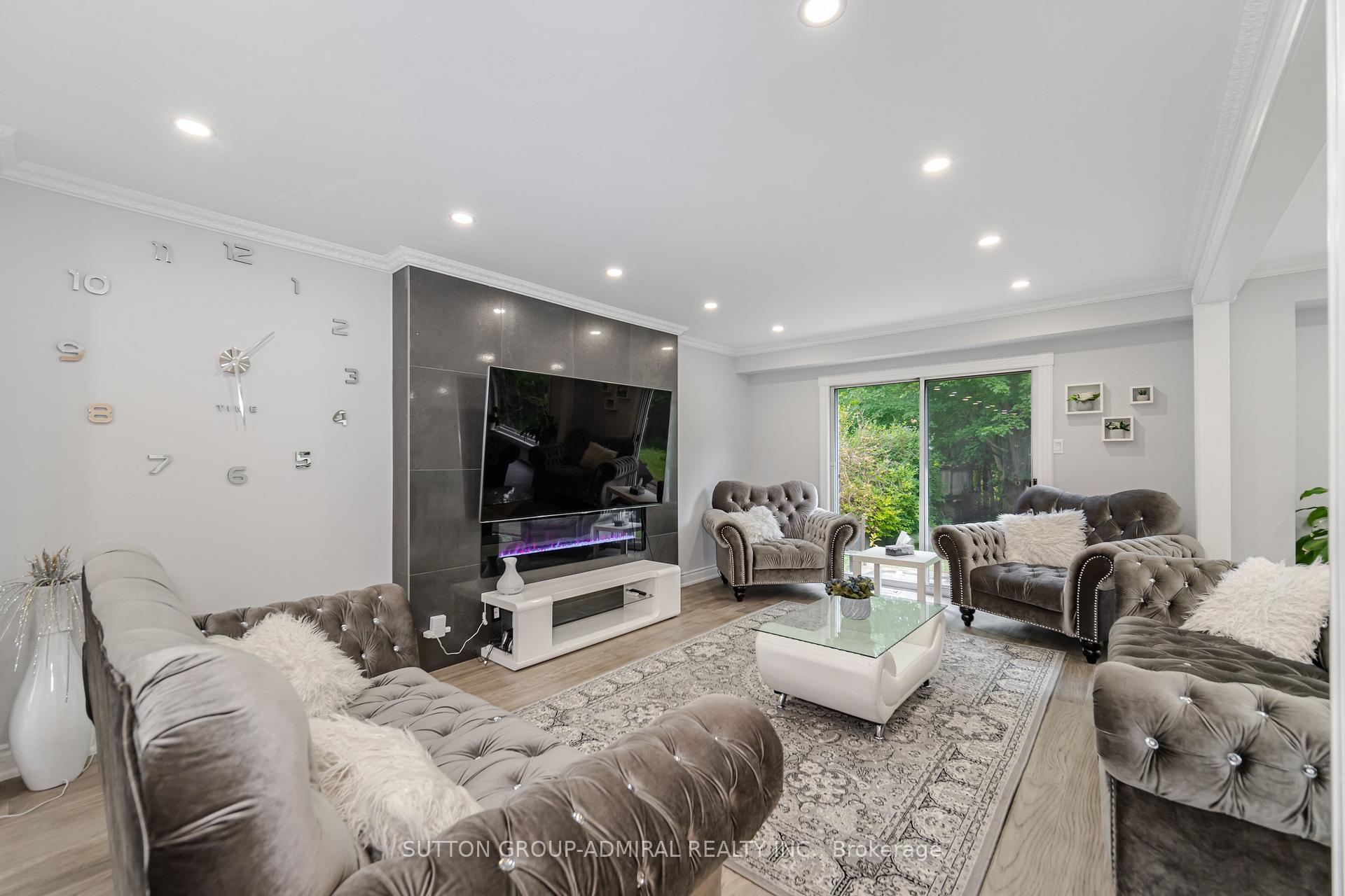 Photo 11 of 57 Haskell Crescent, Aurora, Aurora Highlands — HOMEH