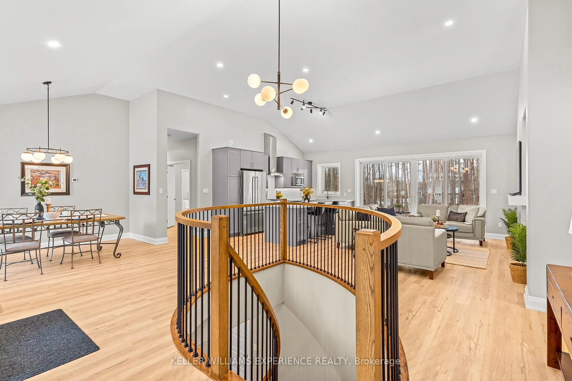 Photo 1 of 34 Windermere Circle, Tay, Rural Tay — HOMEH