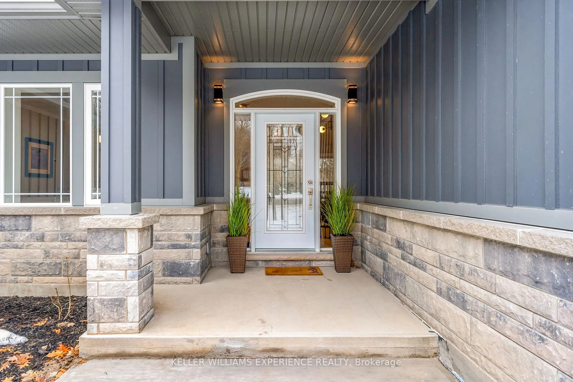 Photo 4 of 34 Windermere Circle, Tay, Rural Tay — HOMEH