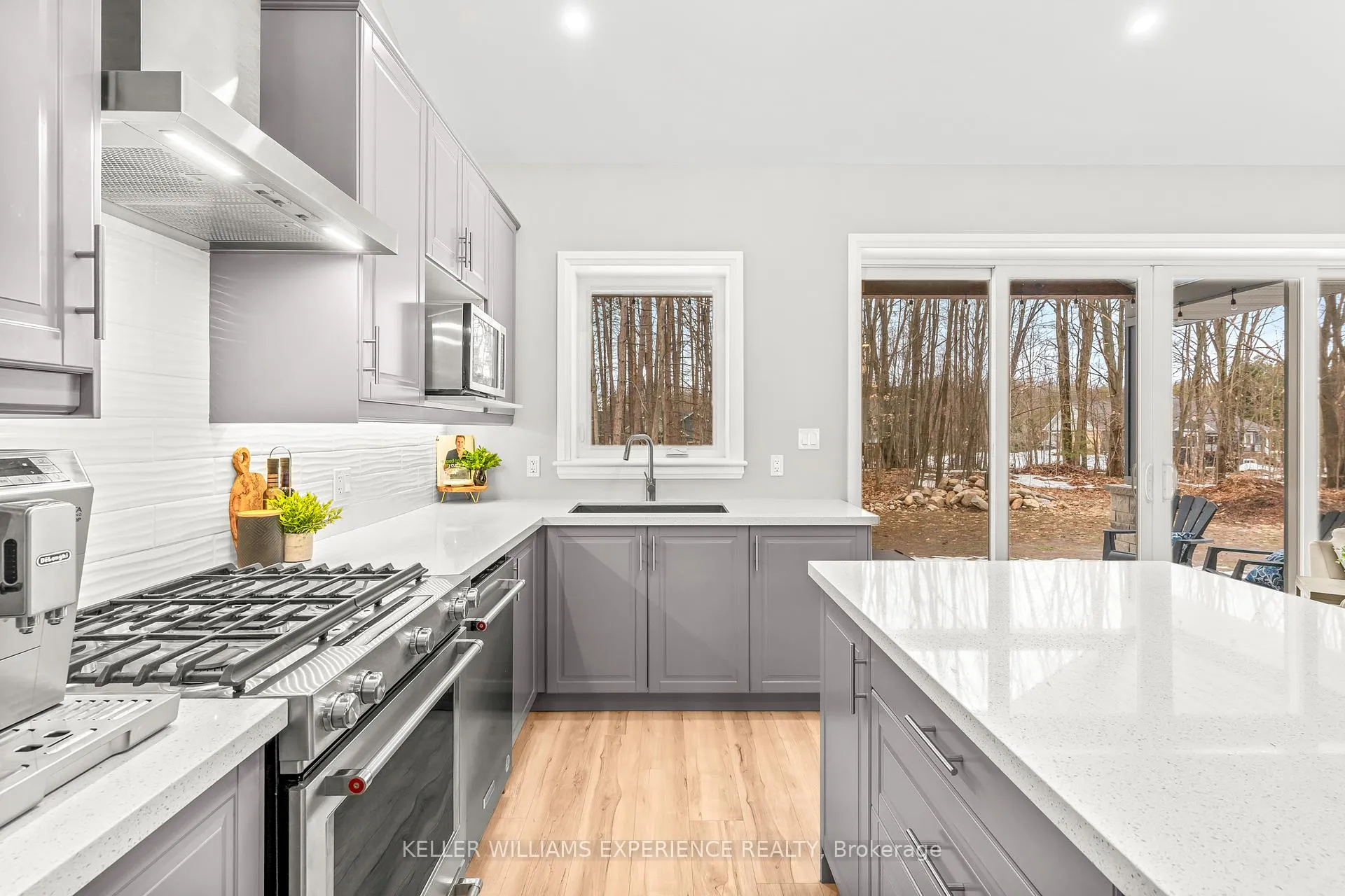 Photo 7 of 34 Windermere Circle, Tay, Rural Tay — HOMEH