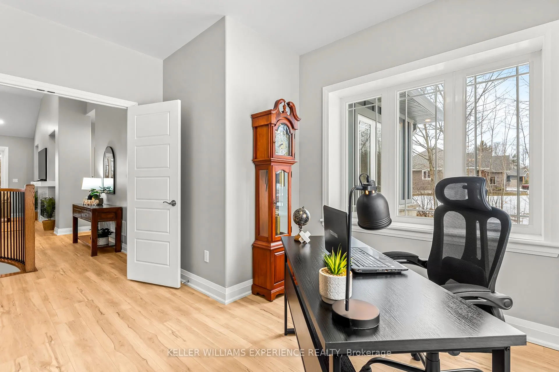 Photo 17 of 34 Windermere Circle, Tay, Rural Tay — HOMEH