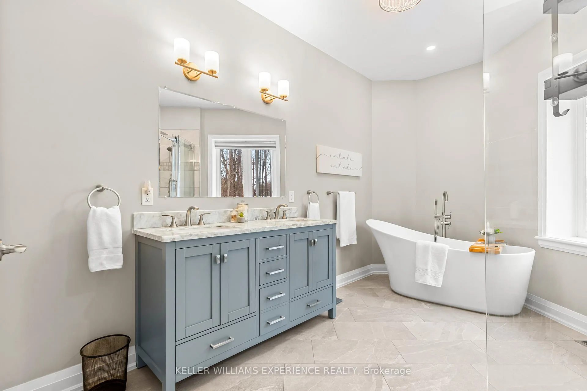 Photo 19 of 34 Windermere Circle, Tay, Rural Tay — HOMEH