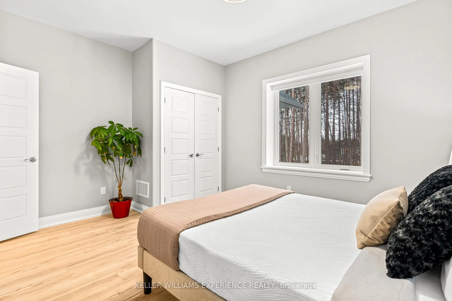 Photo 25 of 34 Windermere Circle, Tay, Rural Tay — HOMEH