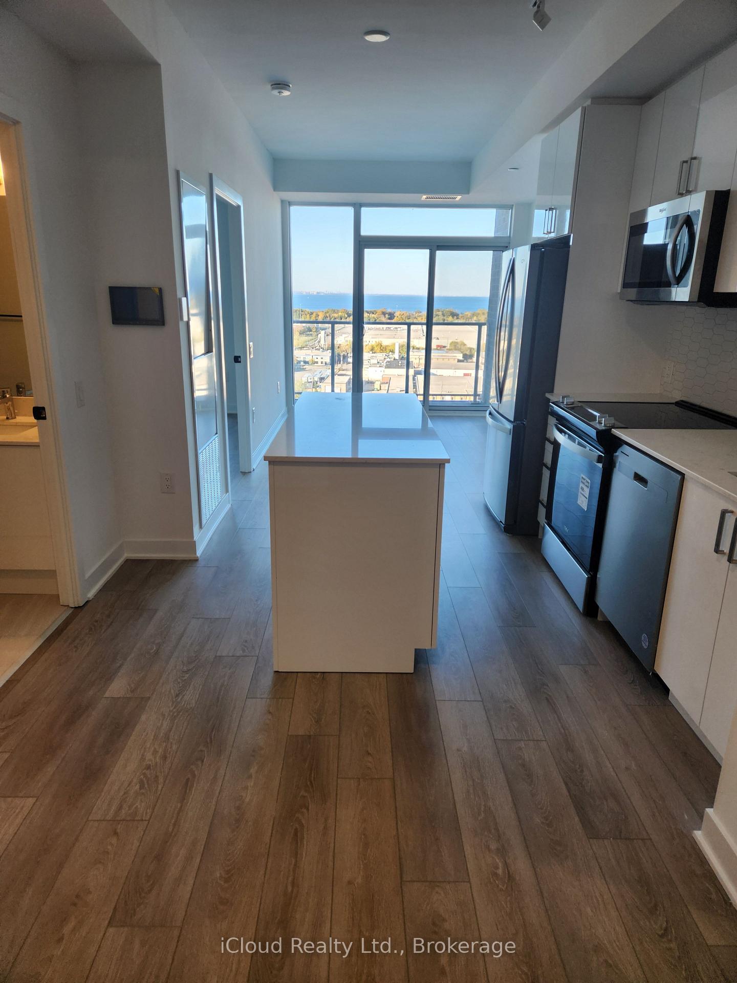 Photo 5 of Unit 1411, 2782 Barton Street E, Hamilton, Riverdale — HOMEH