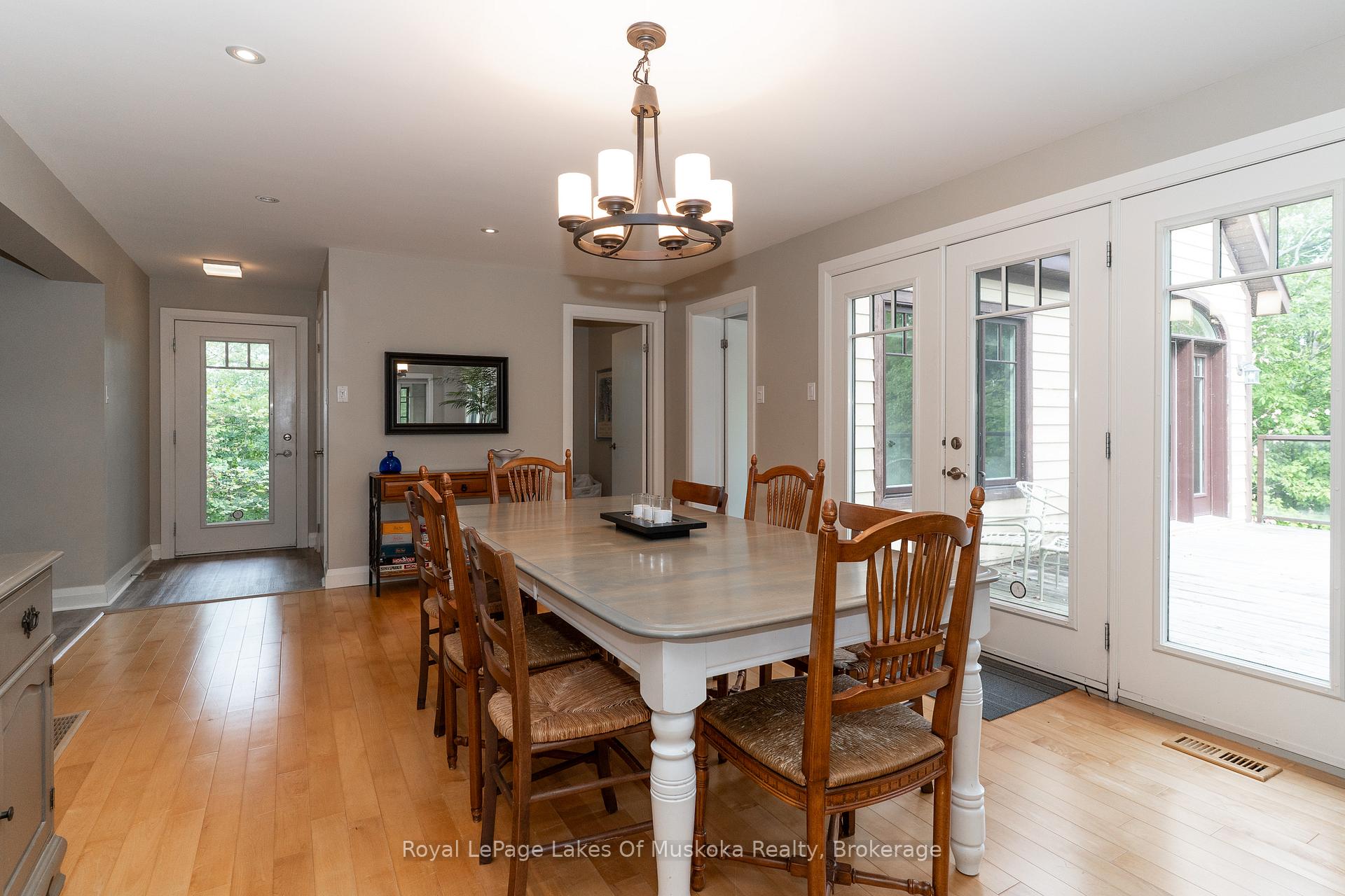 Photo 5 of 210&230 Revell Street, Gravenhurst, Muskoka (S) — HOMEH