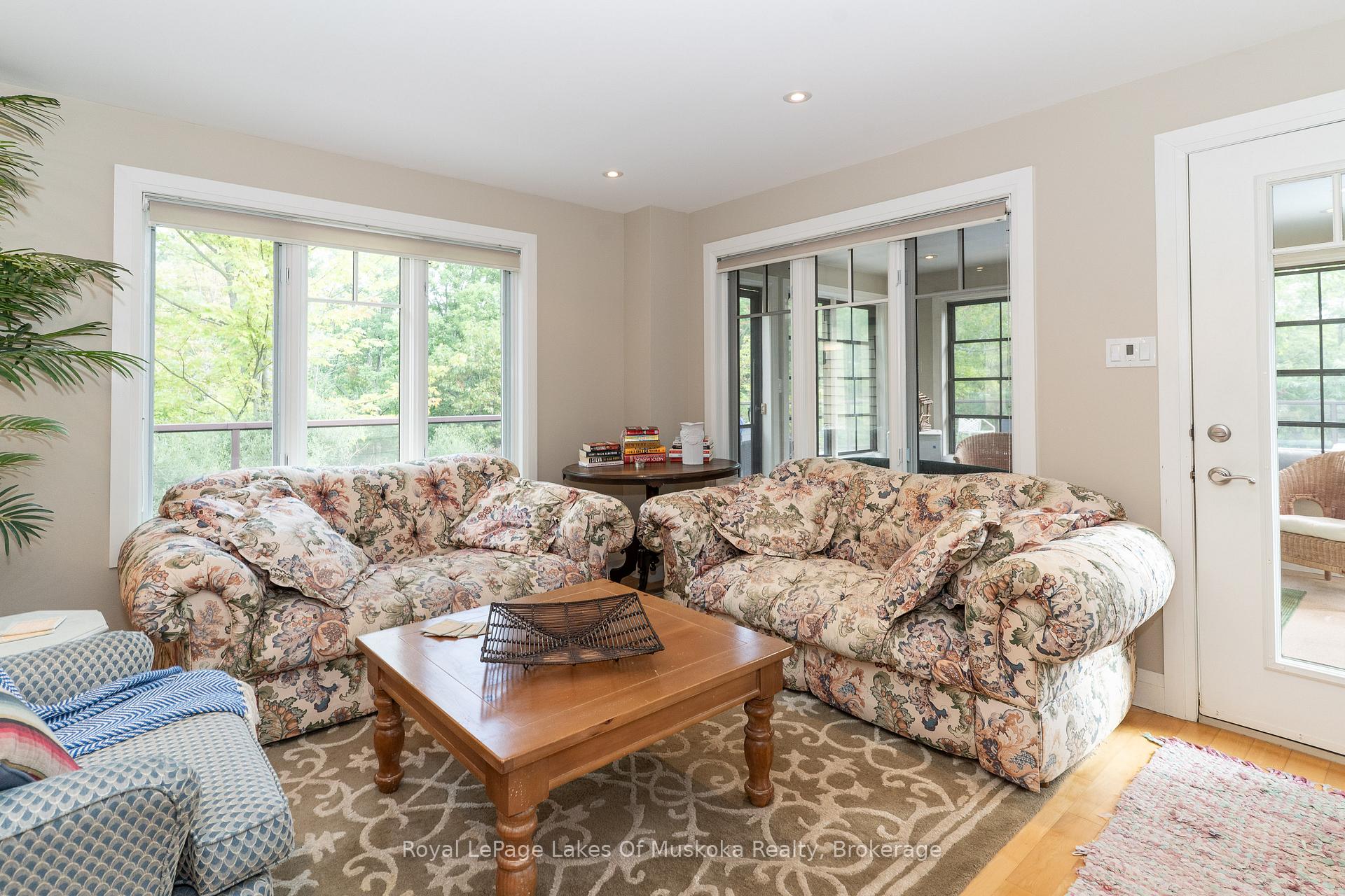 Photo 6 of 210&230 Revell Street, Gravenhurst, Muskoka (S) — HOMEH