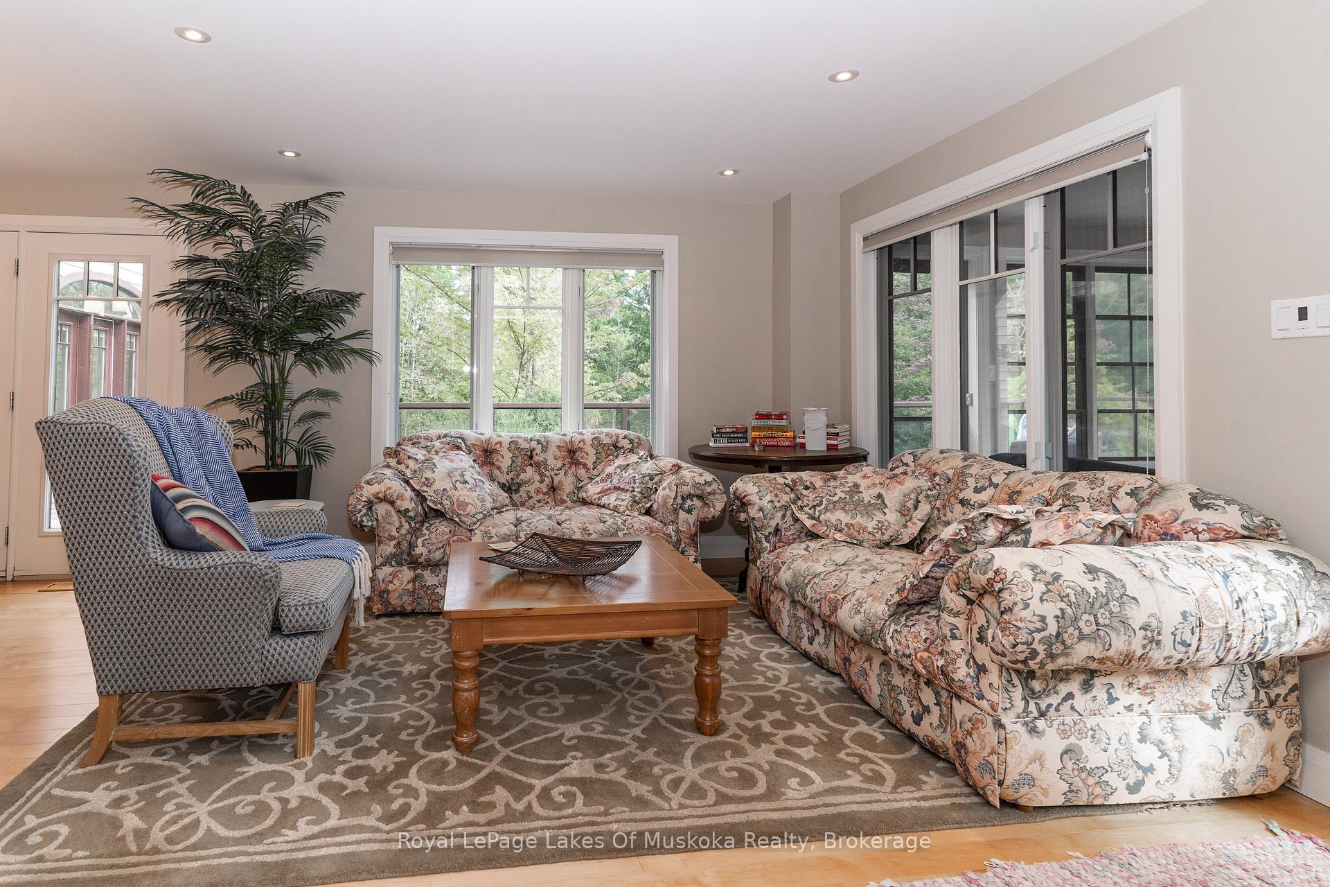 Photo 11 of 210&230 Revell Street, Gravenhurst, Muskoka (S) — HOMEH